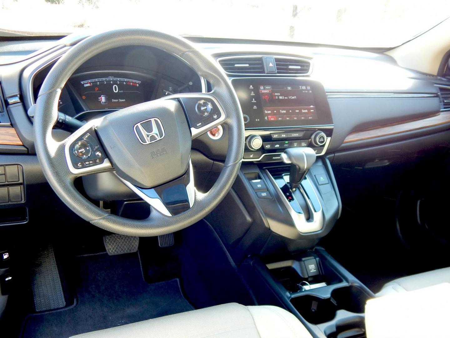 2019 White /Tan Honda CR-V EX AWD (5J6RW2H57KL) with an 1.5L L4 16V DOHC TURBO engine, CVT transmission, located at 6528 Lower York Road, New Hope, PA, 18938, (215) 862-9555, 40.358707, -74.977882 - Here we have a very clean, low millage, Honda CRV with a 1.5L inline 4 cylinder engine putting power to an automatic AWD transmission. Options include: tan cloth, drivers power seat, sunroof, heated front seats, dual climate controls, AM/FM/SIR/BLUETOOTH radio, back up camera, tilt steering wheel, p - Photo#8