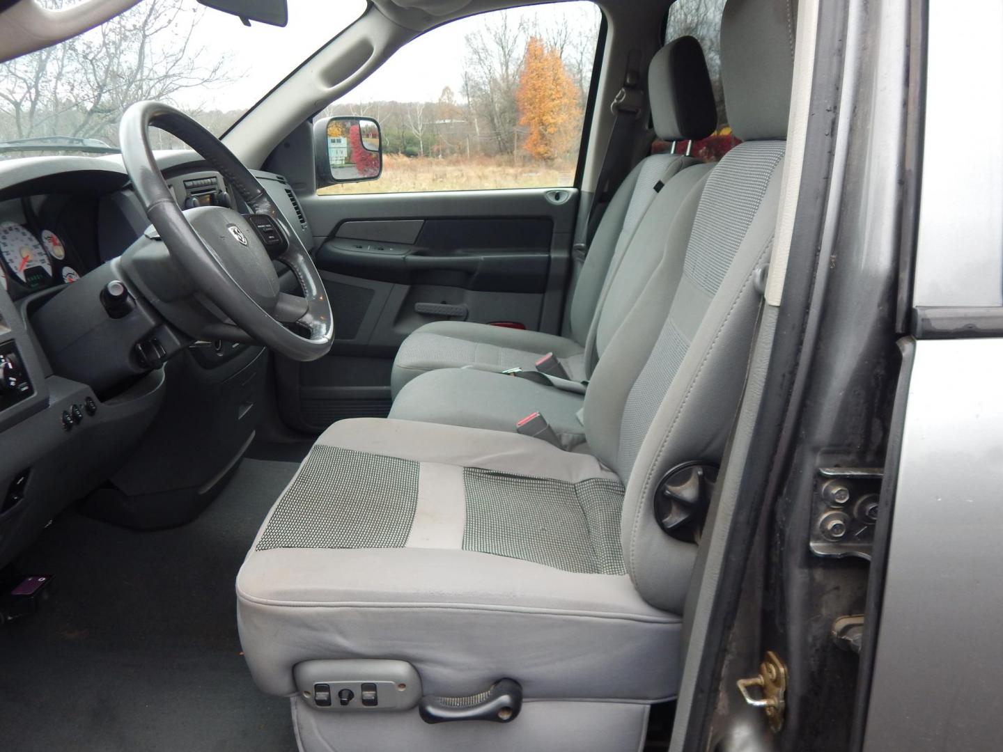 2007 Gray /gray Dodge Ram 2500 Laramie Quad Cab 4WD (1D7KS28C37J) with an 5.9L L6 OHV 24V TURBO DIESEL engine, Automatic transmission, located at 6528 Lower York Road, New Hope, PA, 18938, (215) 862-9555, 40.358707, -74.977882 - Photo#11