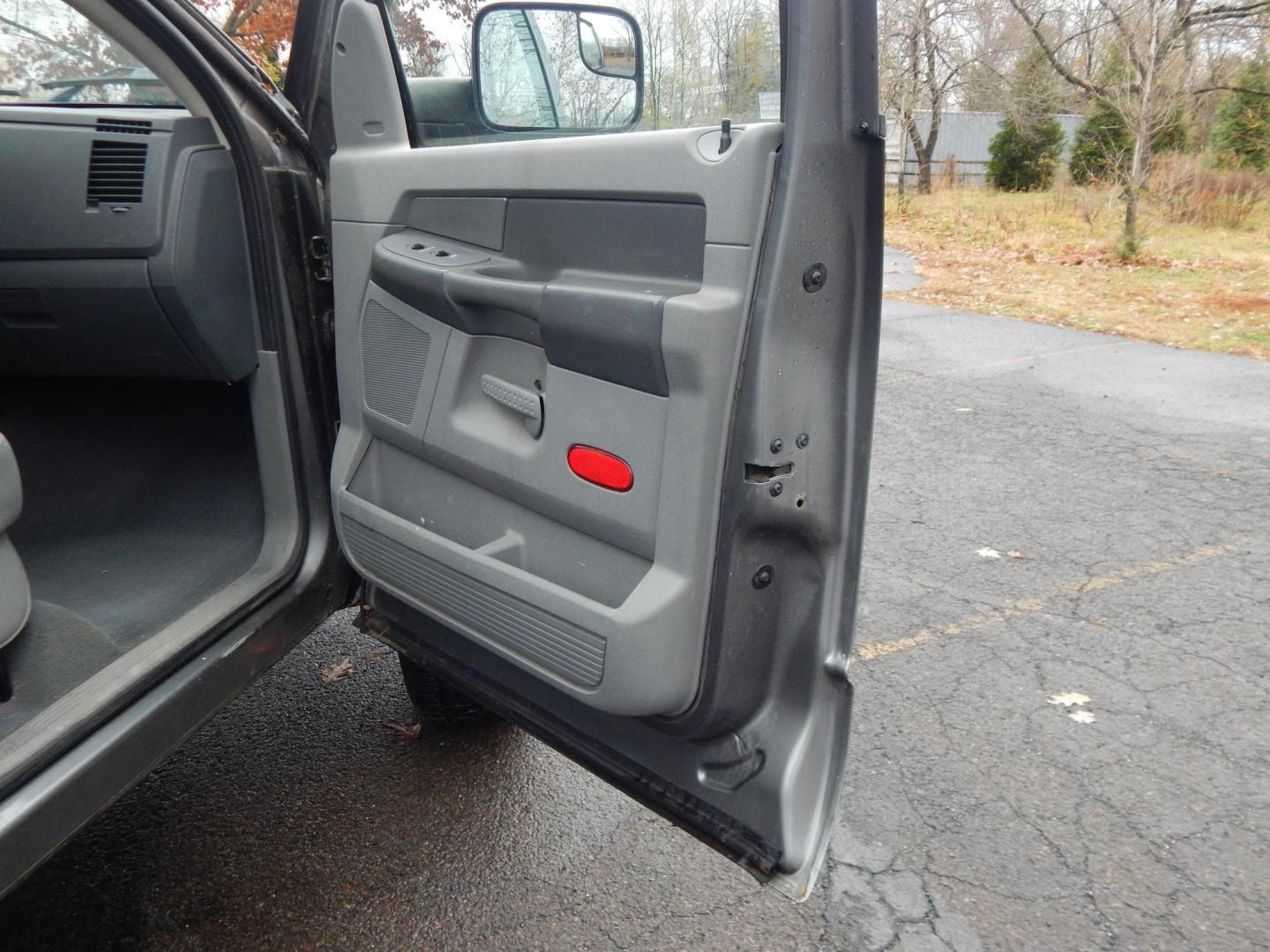 2007 Gray /gray Dodge Ram 2500 Laramie Quad Cab 4WD (1D7KS28C37J) with an 5.9L L6 OHV 24V TURBO DIESEL engine, Automatic transmission, located at 6528 Lower York Road, New Hope, PA, 18938, (215) 862-9555, 40.358707, -74.977882 - Photo#15