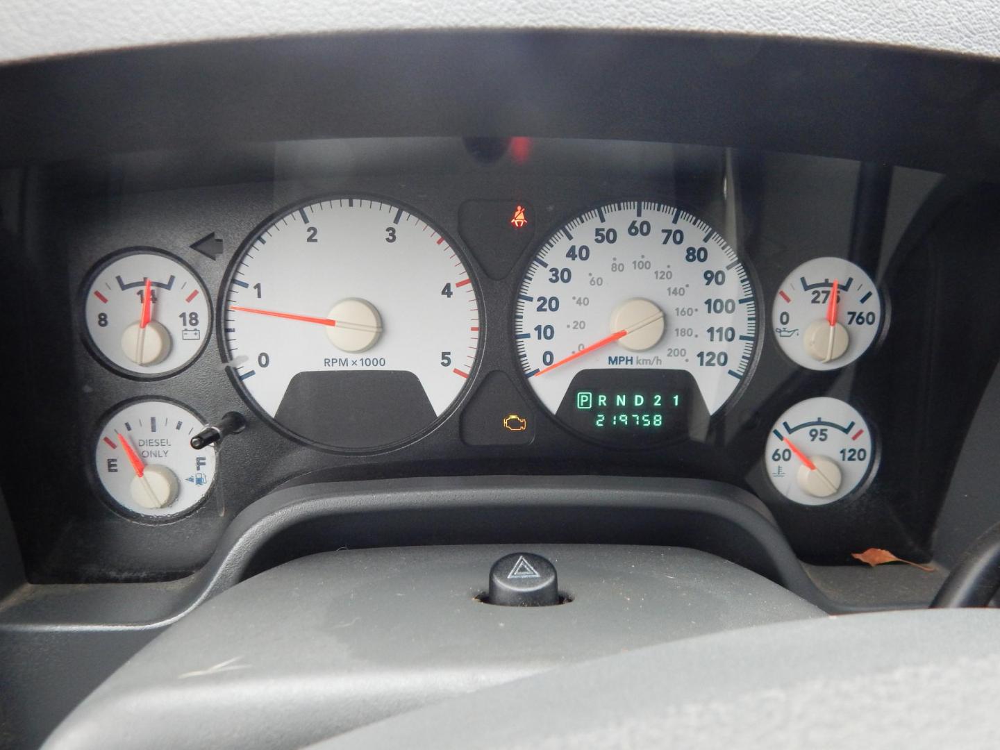 2007 Gray /gray Dodge Ram 2500 Laramie Quad Cab 4WD (1D7KS28C37J) with an 5.9L L6 OHV 24V TURBO DIESEL engine, Automatic transmission, located at 6528 Lower York Road, New Hope, PA, 18938, (215) 862-9555, 40.358707, -74.977882 - Photo#22