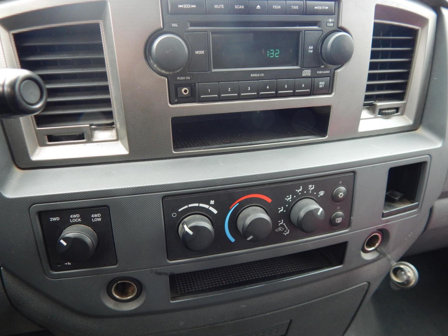 2007 Gray /gray Dodge Ram 2500 Laramie Quad Cab 4WD (1D7KS28C37J) with an 5.9L L6 OHV 24V TURBO DIESEL engine, Automatic transmission, located at 6528 Lower York Road, New Hope, PA, 18938, (215) 862-9555, 40.358707, -74.977882 - Photo#23