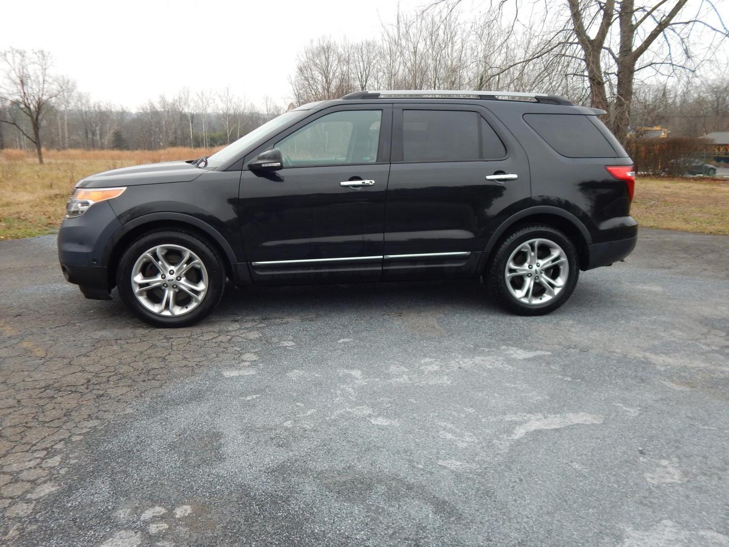 2014 Black /Tan Ford Explorer Limited 4WD (1FM5K8F87EG) with an 3.5L V6 DOHC 24V engine, 6-Speed Automatic transmission, located at 6528 Lower York Road, New Hope, PA, 18938, (215) 862-9555, 40.358707, -74.977882 - Here we have a Ford Explore Limited with a 3.5L V6 putting power to all four wheels via an automatic transmission. Options include: tan leather seats, power front seats, heated and cooled front seats, heated steering wheel, dual climate controls, AM/FM/CD/SIR/BT radio, push button start, power tilt - Photo#1