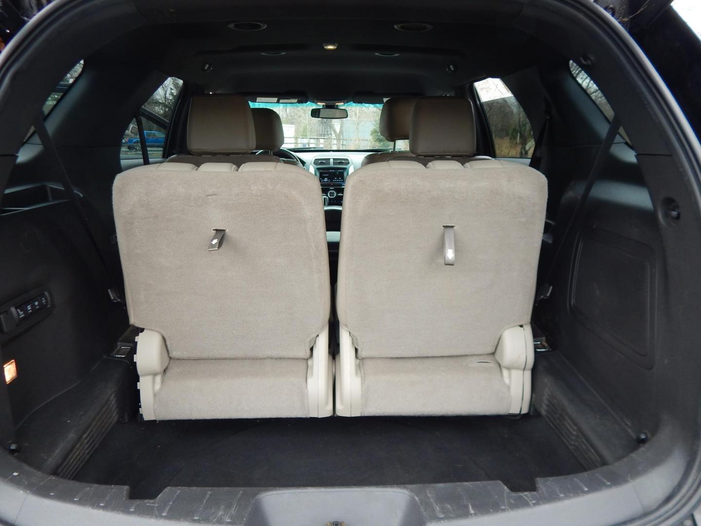 2014 Black /Tan Ford Explorer Limited 4WD (1FM5K8F87EG) with an 3.5L V6 DOHC 24V engine, 6-Speed Automatic transmission, located at 6528 Lower York Road, New Hope, PA, 18938, (215) 862-9555, 40.358707, -74.977882 - Here we have a Ford Explore Limited with a 3.5L V6 putting power to all four wheels via an automatic transmission. Options include: tan leather seats, power front seats, heated and cooled front seats, heated steering wheel, dual climate controls, AM/FM/CD/SIR/BT radio, push button start, power tilt - Photo#13