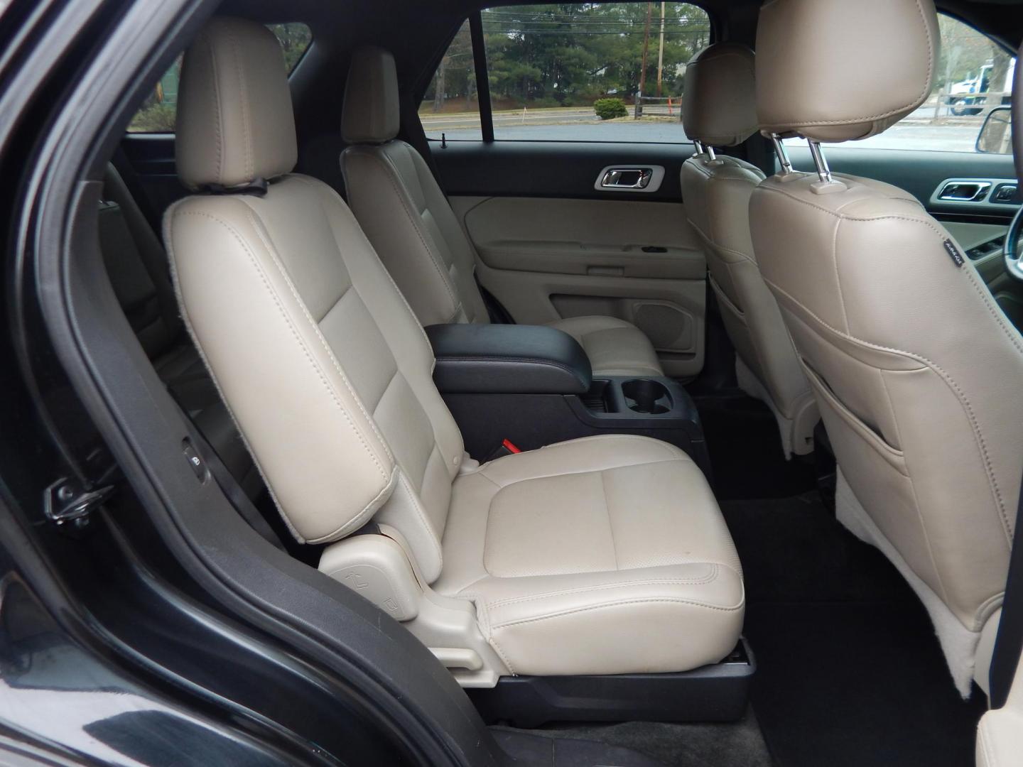 2014 Black /Tan Ford Explorer Limited 4WD (1FM5K8F87EG) with an 3.5L V6 DOHC 24V engine, 6-Speed Automatic transmission, located at 6528 Lower York Road, New Hope, PA, 18938, (215) 862-9555, 40.358707, -74.977882 - Here we have a Ford Explore Limited with a 3.5L V6 putting power to all four wheels via an automatic transmission. Options include: tan leather seats, power front seats, heated and cooled front seats, heated steering wheel, dual climate controls, AM/FM/CD/SIR/BT radio, push button start, power tilt - Photo#16