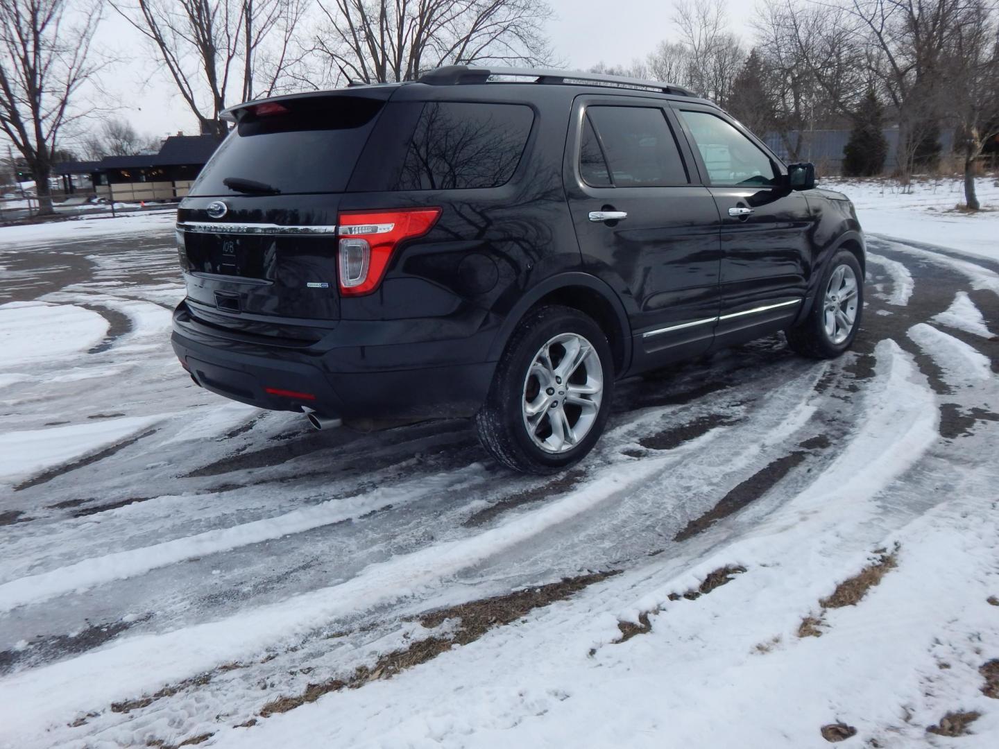 2014 Black /Tan Ford Explorer Limited 4WD (1FM5K8F87EG) with an 3.5L V6 DOHC 24V engine, 6-Speed Automatic transmission, located at 6528 Lower York Road, New Hope, PA, 18938, (215) 862-9555, 40.358707, -74.977882 - Here we have a Ford Explore Limited with a 3.5L V6 putting power to all four wheels via an automatic transmission. Options include: tan leather seats, power front seats, heated and cooled front seats, heated steering wheel, dual climate controls, AM/FM/CD/SIR/BT radio, push button start, power tilt - Photo#3