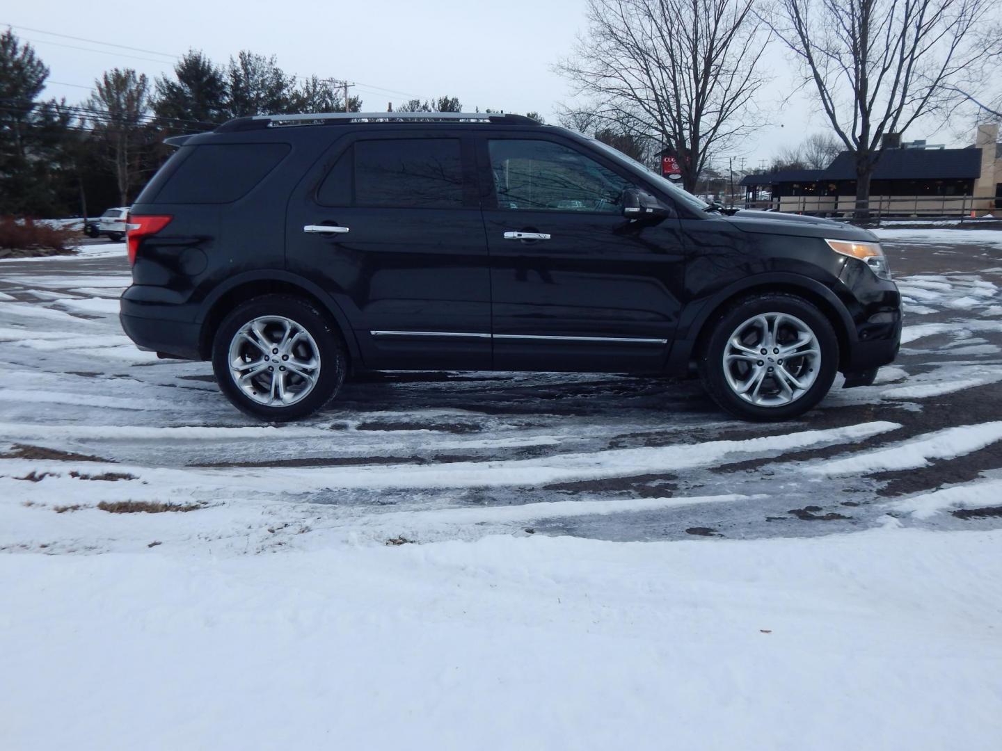 2014 Black /Tan Ford Explorer Limited 4WD (1FM5K8F87EG) with an 3.5L V6 DOHC 24V engine, 6-Speed Automatic transmission, located at 6528 Lower York Road, New Hope, PA, 18938, (215) 862-9555, 40.358707, -74.977882 - Here we have a Ford Explore Limited with a 3.5L V6 putting power to all four wheels via an automatic transmission. Options include: tan leather seats, power front seats, heated and cooled front seats, heated steering wheel, dual climate controls, AM/FM/CD/SIR/BT radio, push button start, power tilt - Photo#4
