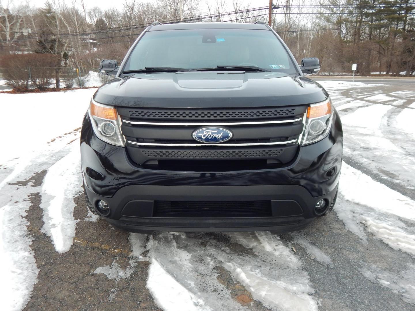 2014 Black /Tan Ford Explorer Limited 4WD (1FM5K8F87EG) with an 3.5L V6 DOHC 24V engine, 6-Speed Automatic transmission, located at 6528 Lower York Road, New Hope, PA, 18938, (215) 862-9555, 40.358707, -74.977882 - Here we have a Ford Explore Limited with a 3.5L V6 putting power to all four wheels via an automatic transmission. Options include: tan leather seats, power front seats, heated and cooled front seats, heated steering wheel, dual climate controls, AM/FM/CD/SIR/BT radio, push button start, power tilt - Photo#5
