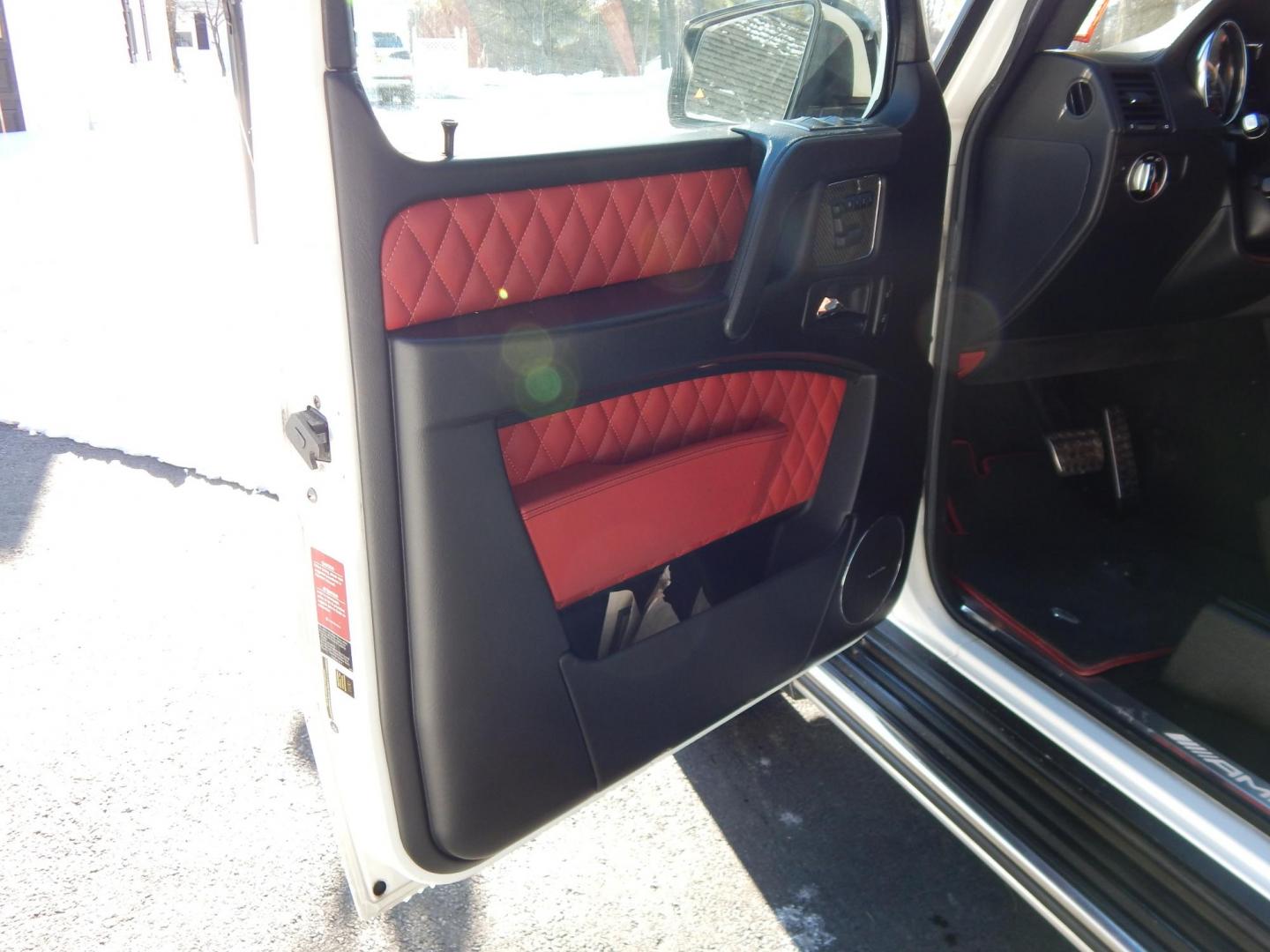 2018 White /black Mercedes-Benz G-Class G63 AMG 4MATIC (WDCYC7DH5JX) with an 5.5L V8 SOHC 24V engine, Automatic transmission, located at 6528 Lower York Road, New Hope, PA, 18938, (215) 862-9555, 40.358707, -74.977882 - Here we have a very cool 2018 Mercedes G63 AMG. This AMG does have a lemon law/buy back title. The problem was solved in 2021 at 32k miles when Mercedes replaced the cylinder head! This G63 has white paint with a black roof, black and red leather interior with carbon fiber trim, dual power heated an - Photo#8