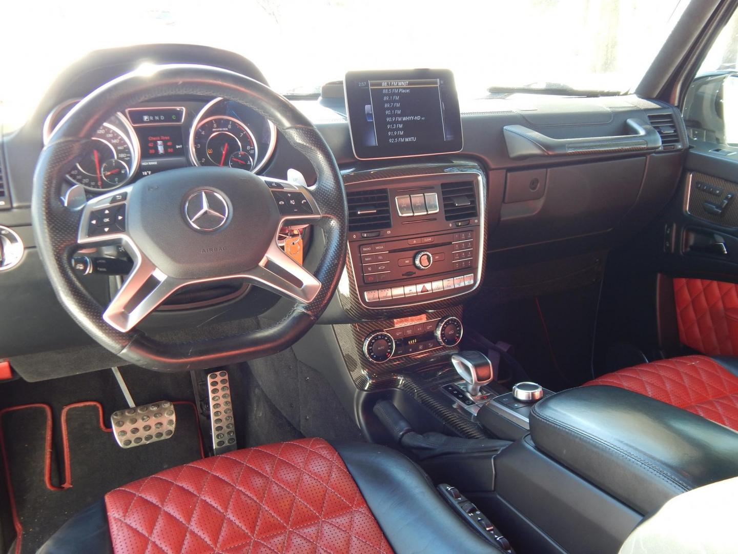 2018 White /black Mercedes-Benz G-Class G63 AMG 4MATIC (WDCYC7DH5JX) with an 5.5L V8 SOHC 24V engine, Automatic transmission, located at 6528 Lower York Road, New Hope, PA, 18938, (215) 862-9555, 40.358707, -74.977882 - Here we have a very cool 2018 Mercedes G63 AMG. This AMG does have a lemon law/buy back title. The problem was solved in 2021 at 32k miles when Mercedes replaced the cylinder head! This G63 has white paint with a black roof, black and red leather interior with carbon fiber trim, dual power heated an - Photo#11