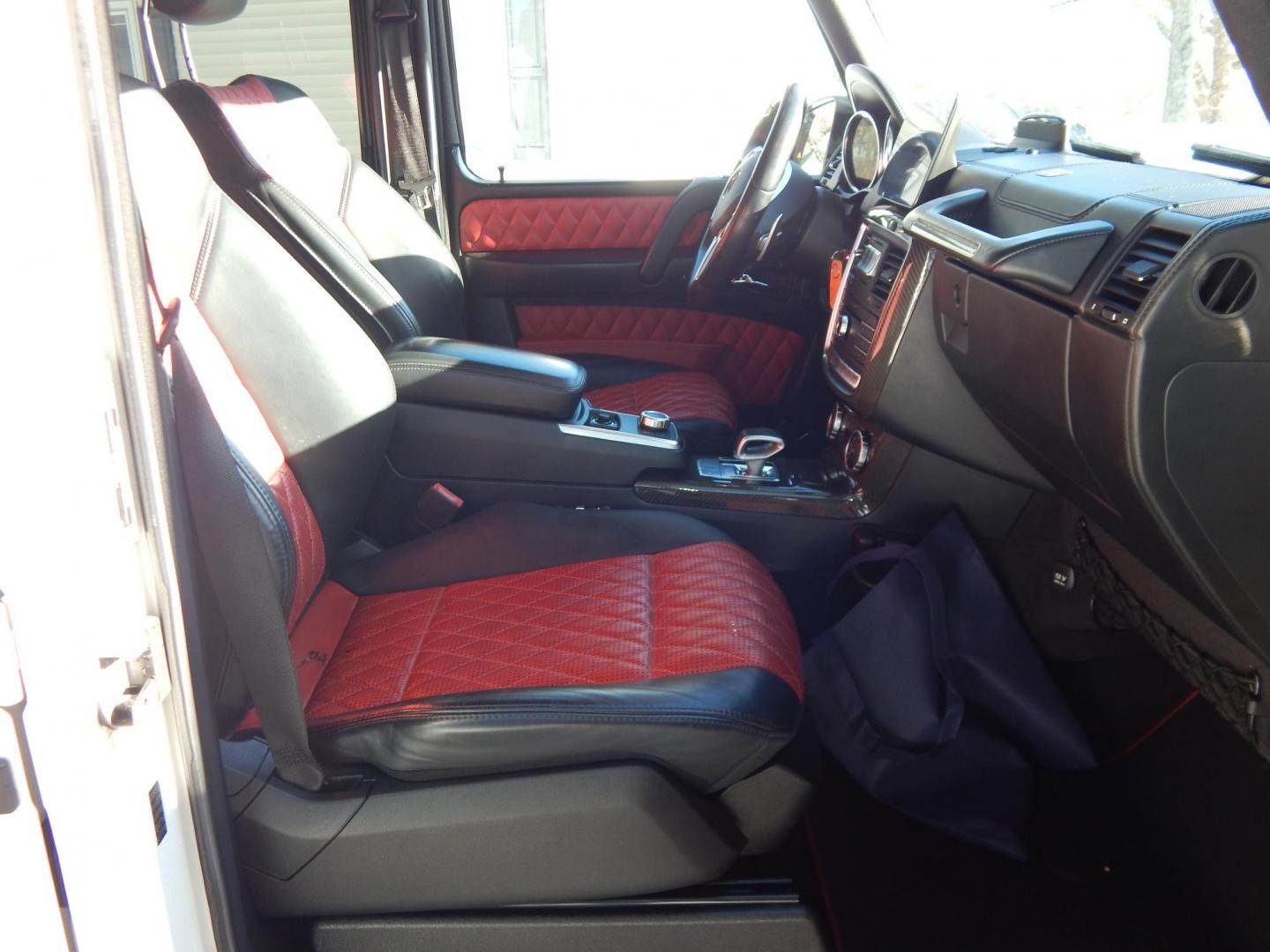 2018 White /black Mercedes-Benz G-Class G63 AMG 4MATIC (WDCYC7DH5JX) with an 5.5L V8 SOHC 24V engine, Automatic transmission, located at 6528 Lower York Road, New Hope, PA, 18938, (215) 862-9555, 40.358707, -74.977882 - Here we have a very cool 2018 Mercedes G63 AMG. This AMG does have a lemon law/buy back title. The problem was solved in 2021 at 32k miles when Mercedes replaced the cylinder head! This G63 has white paint with a black roof, black and red leather interior with carbon fiber trim, dual power heated an - Photo#17