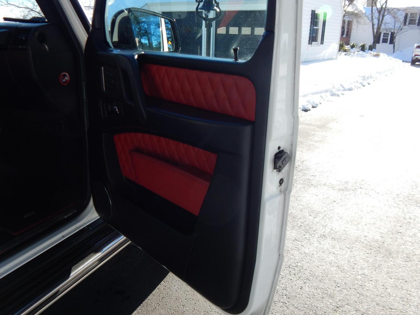 2018 White /black Mercedes-Benz G-Class G63 AMG 4MATIC (WDCYC7DH5JX) with an 5.5L V8 SOHC 24V engine, Automatic transmission, located at 6528 Lower York Road, New Hope, PA, 18938, (215) 862-9555, 40.358707, -74.977882 - Here we have a very cool 2018 Mercedes G63 AMG. This AMG does have a lemon law/buy back title. The problem was solved in 2021 at 32k miles when Mercedes replaced the cylinder head! This G63 has white paint with a black roof, black and red leather interior with carbon fiber trim, dual power heated an - Photo#16