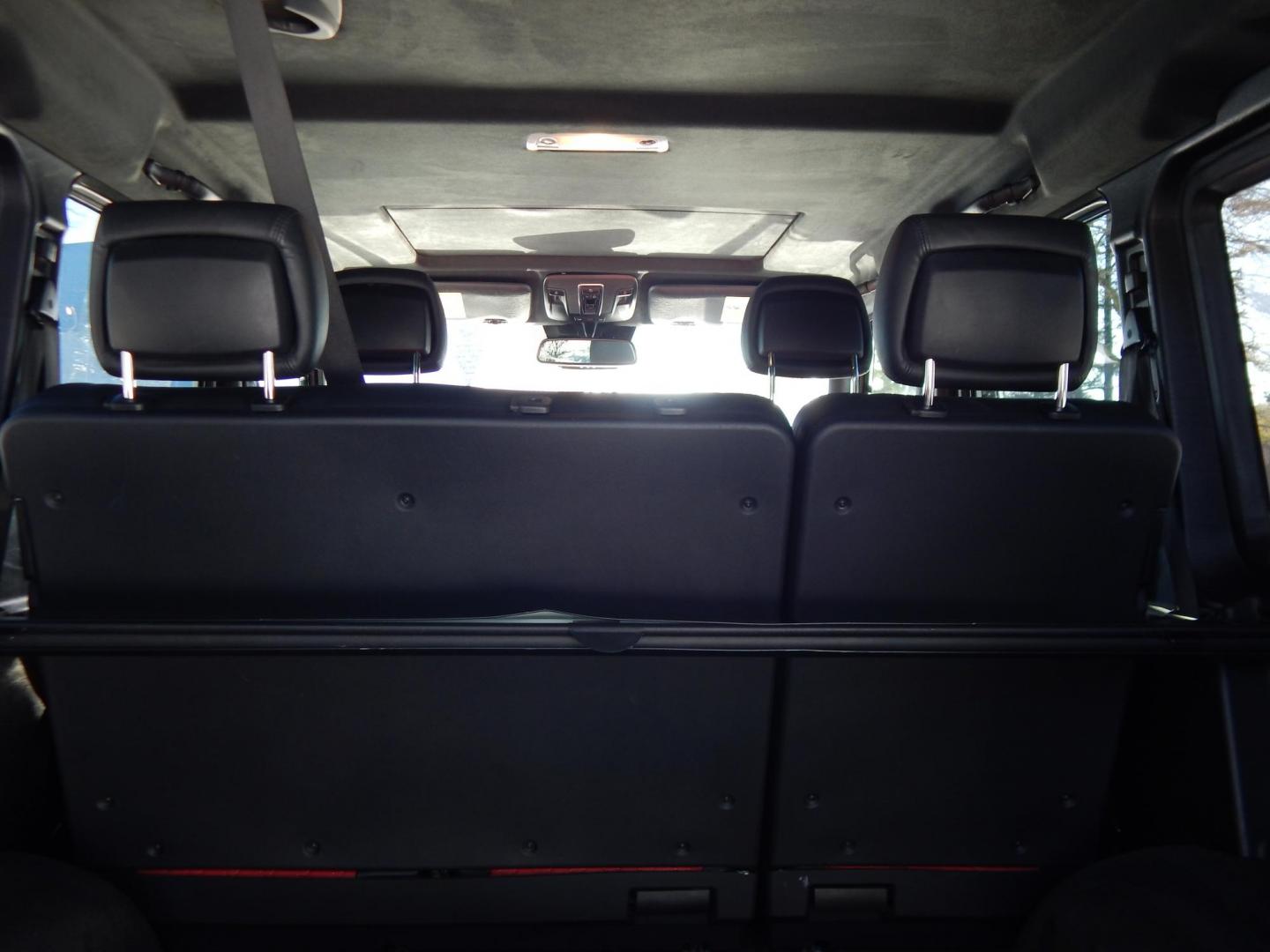 2018 White /black Mercedes-Benz G-Class G63 AMG 4MATIC (WDCYC7DH5JX) with an 5.5L V8 SOHC 24V engine, Automatic transmission, located at 6528 Lower York Road, New Hope, PA, 18938, (215) 862-9555, 40.358707, -74.977882 - Here we have a very cool 2018 Mercedes G63 AMG. This AMG does have a lemon law/buy back title. The problem was solved in 2021 at 32k miles when Mercedes replaced the cylinder head! This G63 has white paint with a black roof, black and red leather interior with carbon fiber trim, dual power heated an - Photo#15