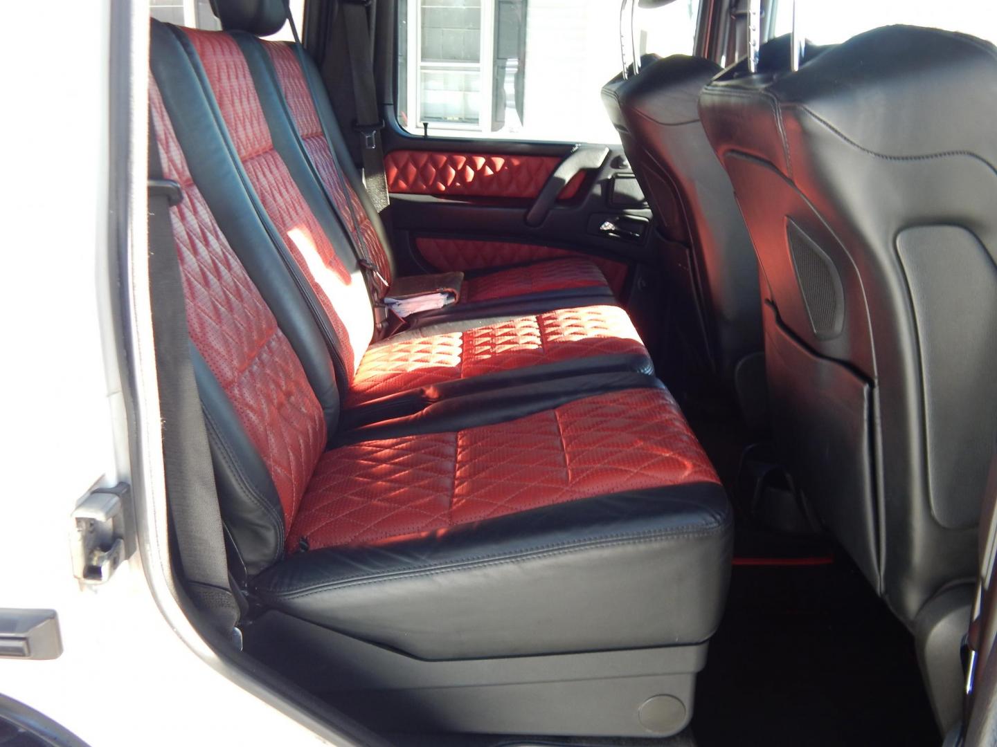 2018 White /black Mercedes-Benz G-Class G63 AMG 4MATIC (WDCYC7DH5JX) with an 5.5L V8 SOHC 24V engine, Automatic transmission, located at 6528 Lower York Road, New Hope, PA, 18938, (215) 862-9555, 40.358707, -74.977882 - Here we have a very cool 2018 Mercedes G63 AMG. This AMG does have a lemon law/buy back title. The problem was solved in 2021 at 32k miles when Mercedes replaced the cylinder head! This G63 has white paint with a black roof, black and red leather interior with carbon fiber trim, dual power heated an - Photo#18