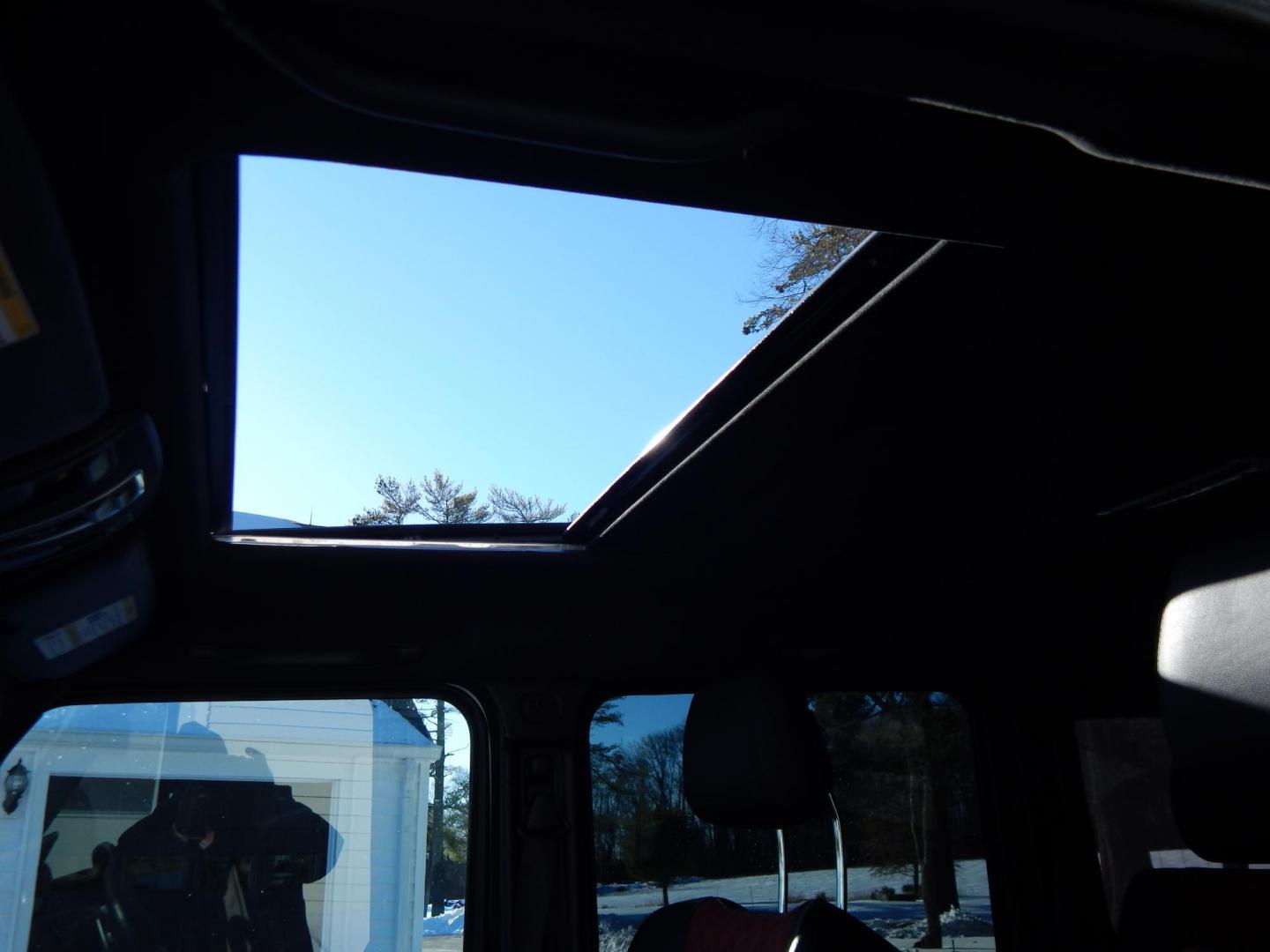 2018 White /black Mercedes-Benz G-Class G63 AMG 4MATIC (WDCYC7DH5JX) with an 5.5L V8 SOHC 24V engine, Automatic transmission, located at 6528 Lower York Road, New Hope, PA, 18938, (215) 862-9555, 40.358707, -74.977882 - Here we have a very cool 2018 Mercedes G63 AMG. This AMG does have a lemon law/buy back title. The problem was solved in 2021 at 32k miles when Mercedes replaced the cylinder head! This G63 has white paint with a black roof, black and red leather interior with carbon fiber trim, dual power heated an - Photo#26