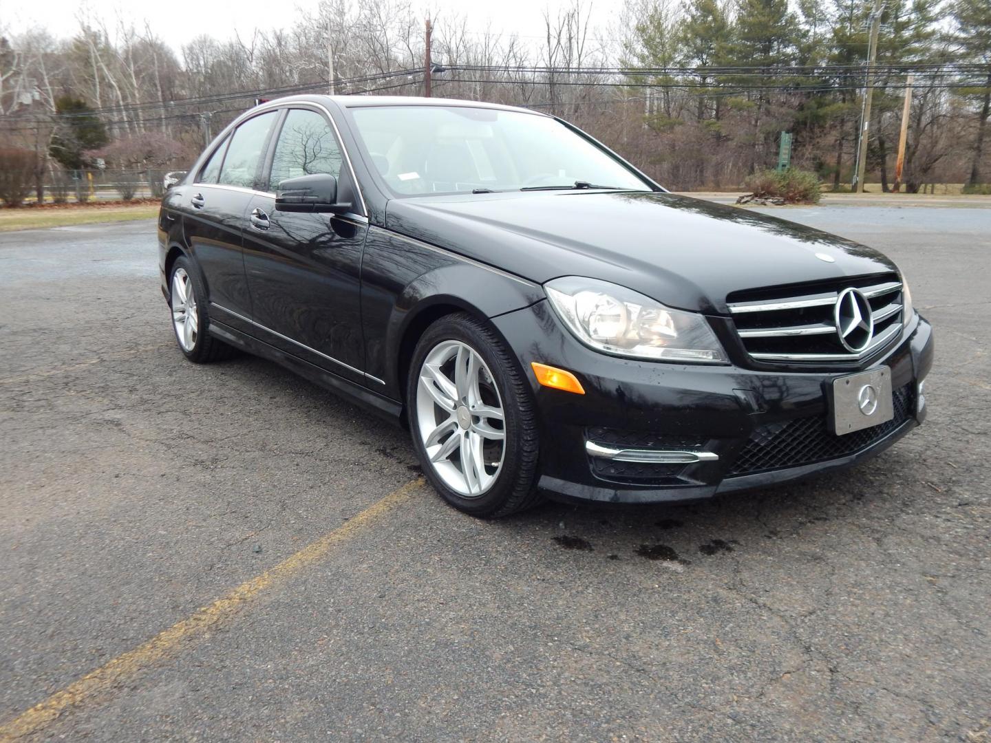 2014 Black /Tan Mercedes-Benz C-Class C300 4MATIC Sport Sedan (WDDGF8AB6EA) with an 3.0L V6 DOHC 24V engine, 7-Speed Automatic transmission, located at 6528 Lower York Road, New Hope, PA, 18938, (215) 862-9555, 40.358707, -74.977882 - Here we have a very nice Mercedes C300 with a V6 putting power to all four wheels via an automatic transmission. Options include: tan leather, wood trim, power seats, sunroof, heated front seats, AM/FM/CD/SIR/BLUETOOTH radio, Harman/Kardon speakers, dual climate controls, automatic headlights, fog l - Photo#5