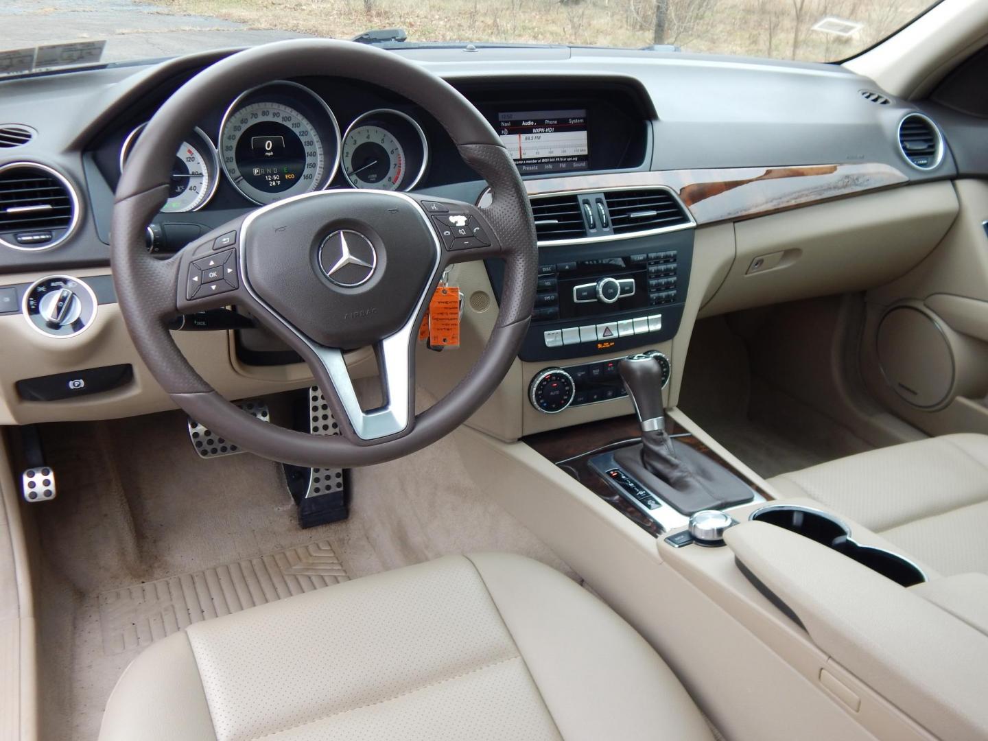 2014 Black /Tan Mercedes-Benz C-Class C300 4MATIC Sport Sedan (WDDGF8AB6EA) with an 3.0L V6 DOHC 24V engine, 7-Speed Automatic transmission, located at 6528 Lower York Road, New Hope, PA, 18938, (215) 862-9555, 40.358707, -74.977882 - Here we have a very nice Mercedes C300 with a V6 putting power to all four wheels via an automatic transmission. Options include: tan leather, wood trim, power seats, sunroof, heated front seats, AM/FM/CD/SIR/BLUETOOTH radio, Harman/Kardon speakers, dual climate controls, automatic headlights, fog l - Photo#13
