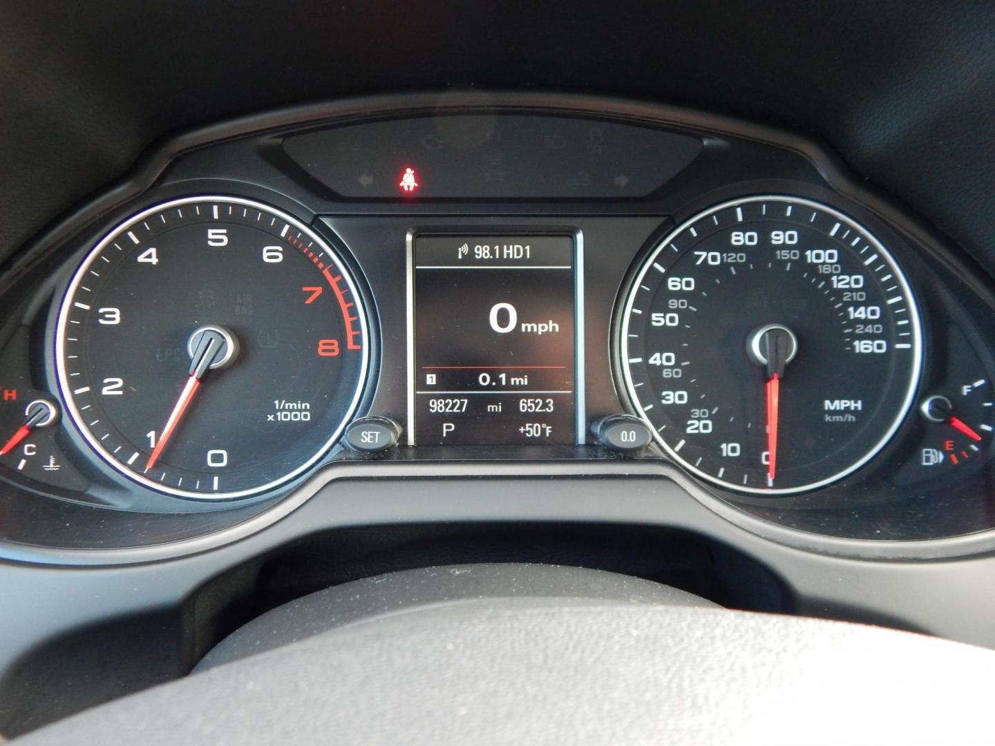 2017 White /Black Audi Q5 2.0T Premium Plus quattro (WA1L2AFP8HA) with an 2.0L L4 DOHC 16V engine, 8A transmission, located at 6528 Lower York Road, New Hope, PA, 18938, (215) 862-9555, 40.358707, -74.977882 - Photo#19