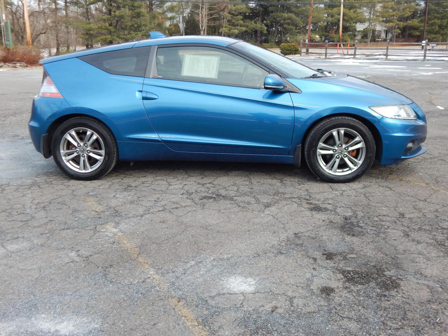 2013 Blue /black Honda CR-Z EX 6M (JHMZF1C60DS) with an 1.5L L4 SOHC 16V HYBRID engine, 6-Speed Manual transmission, located at 6528 Lower York Road, New Hope, PA, 18938, (215) 862-9555, 40.358707, -74.977882 - 2013 Honda CR-Z. EX This hatchback has a 1.5 Liter Hybrid engine with front wheel drive, 6 speed manual transmission. power windows, locks and mirrors, tilt wheel, cruise control, auto dimming mirror, AM/FM/CD/Aux, back up camera, keyless entry with 2 Master keys, front/side air bags, front/rear c - Photo#4