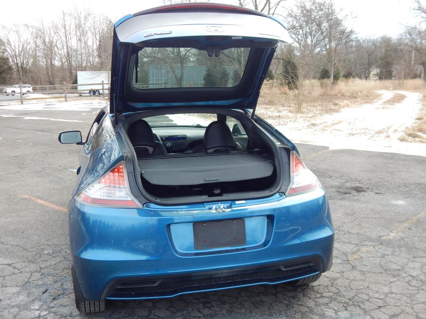 2013 Blue /black Honda CR-Z EX 6M (JHMZF1C60DS) with an 1.5L L4 SOHC 16V HYBRID engine, 6-Speed Manual transmission, located at 6528 Lower York Road, New Hope, PA, 18938, (215) 862-9555, 40.358707, -74.977882 - 2013 Honda CR-Z. EX This hatchback has a 1.5 Liter Hybrid engine with front wheel drive, 6 speed manual transmission. power windows, locks and mirrors, tilt wheel, cruise control, auto dimming mirror, AM/FM/CD/Aux, back up camera, keyless entry with 2 Master keys, front/side air bags, front/rear c - Photo#8