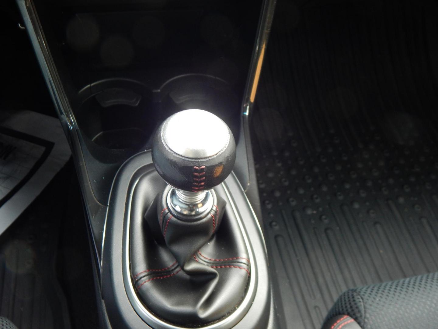 2013 Blue /black Honda CR-Z EX 6M (JHMZF1C60DS) with an 1.5L L4 SOHC 16V HYBRID engine, 6-Speed Manual transmission, located at 6528 Lower York Road, New Hope, PA, 18938, (215) 862-9555, 40.358707, -74.977882 - 2013 Honda CR-Z. EX This hatchback has a 1.5 Liter Hybrid engine with front wheel drive, 6 speed manual transmission. power windows, locks and mirrors, tilt wheel, cruise control, auto dimming mirror, AM/FM/CD/Aux, back up camera, keyless entry with 2 Master keys, front/side air bags, front/rear c - Photo#16