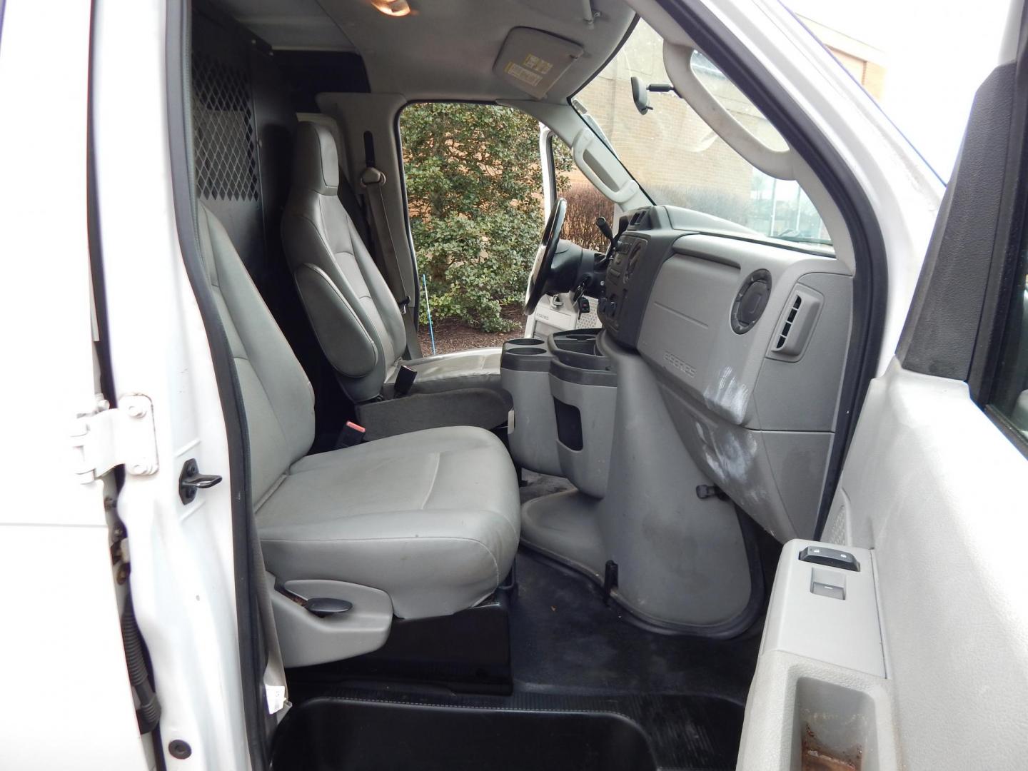 2014 White /Gray Ford E-Series Van E-250 (1FTNE2ELXED) with an 5.4L V8 SOHC 16V FFV engine, 4-Speed Automatic transmission, located at 6528 Lower York Road, New Hope, PA, 18938, (215) 862-9555, 40.358707, -74.977882 - Here we have a ONE OWNER, well taken care of Ford E250 work van with a 5.4L V8 putting power to the rear wheels via an automatic transmission. Options include: gray leather seats, manual moving seats, heat, A/C, AM/FM radio, Front windshield defroster, tilt steering wheel, power windows/locks/mirror - Photo#18