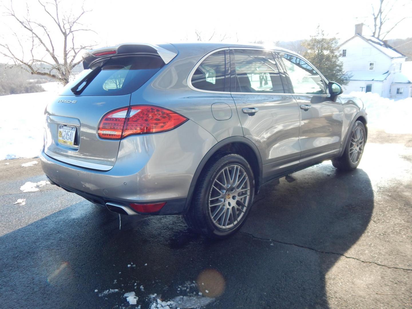 2014 Gray /Black Leather Porsche Cayenne Platinum Edition (WP1AA2A2XEL) with an 3.6L V6 DOHC 24V engine, Automatic transmission, located at 6528 Lower York Road, New Hope, PA, 18938, (215) 862-9555, 40.358707, -74.977882 - Photo#7