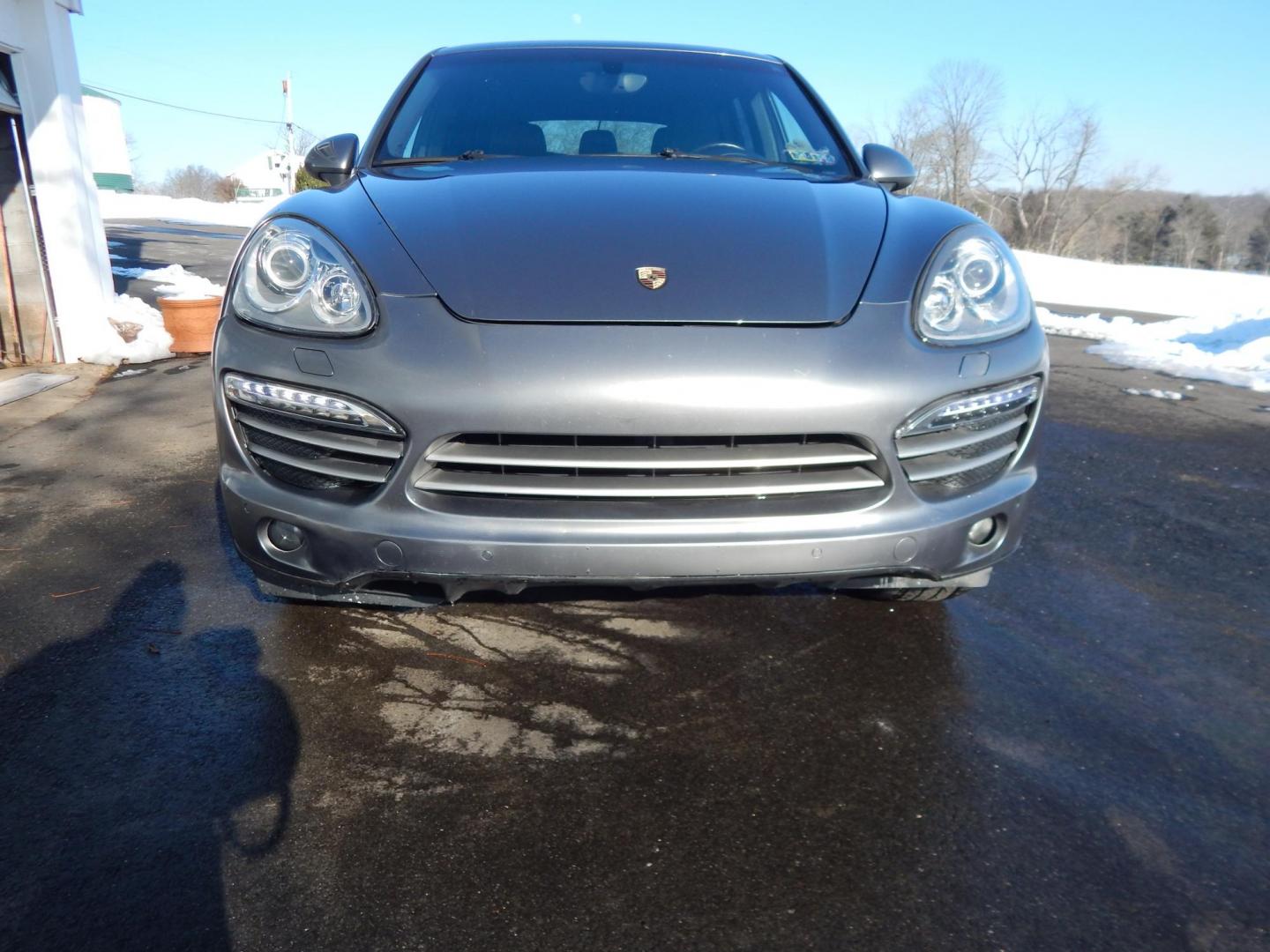 2014 Gray /Black Leather Porsche Cayenne Platinum Edition (WP1AA2A2XEL) with an 3.6L V6 DOHC 24V engine, Automatic transmission, located at 6528 Lower York Road, New Hope, PA, 18938, (215) 862-9555, 40.358707, -74.977882 - Photo#11