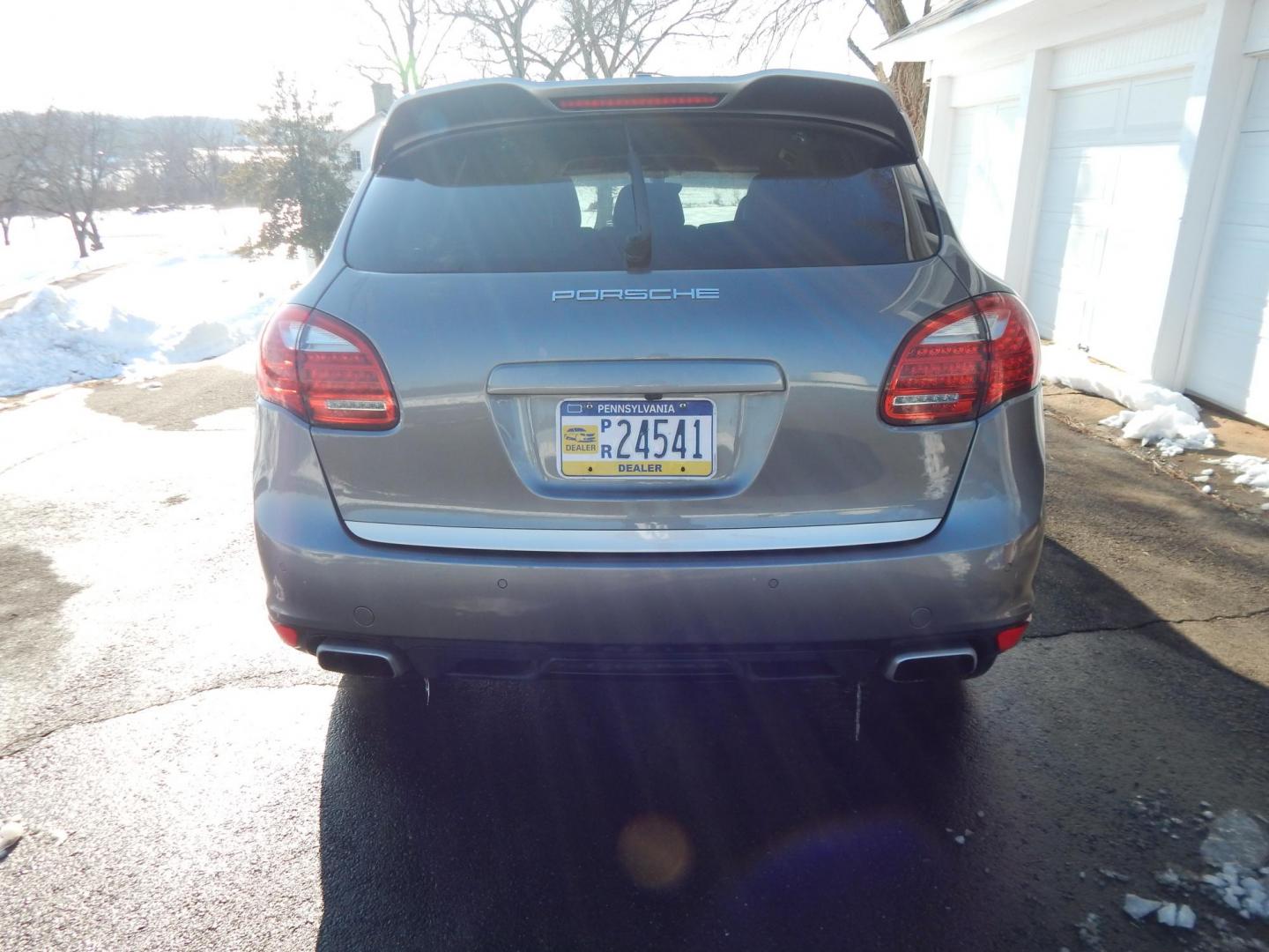 2014 Gray /Black Leather Porsche Cayenne Platinum Edition (WP1AA2A2XEL) with an 3.6L V6 DOHC 24V engine, Automatic transmission, located at 6528 Lower York Road, New Hope, PA, 18938, (215) 862-9555, 40.358707, -74.977882 - Photo#12