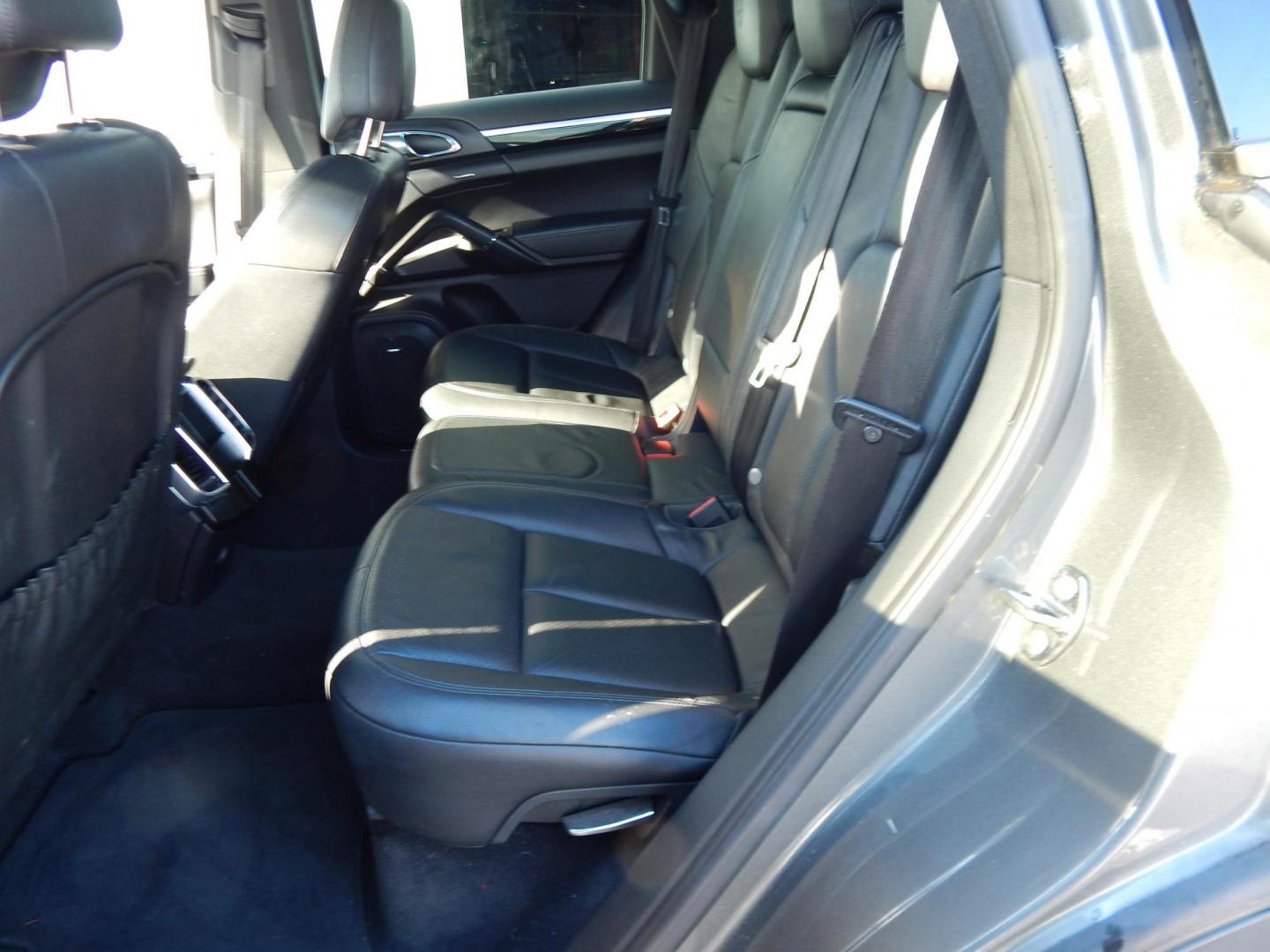 2014 Gray /Black Leather Porsche Cayenne Platinum Edition (WP1AA2A2XEL) with an 3.6L V6 DOHC 24V engine, Automatic transmission, located at 6528 Lower York Road, New Hope, PA, 18938, (215) 862-9555, 40.358707, -74.977882 - Photo#17