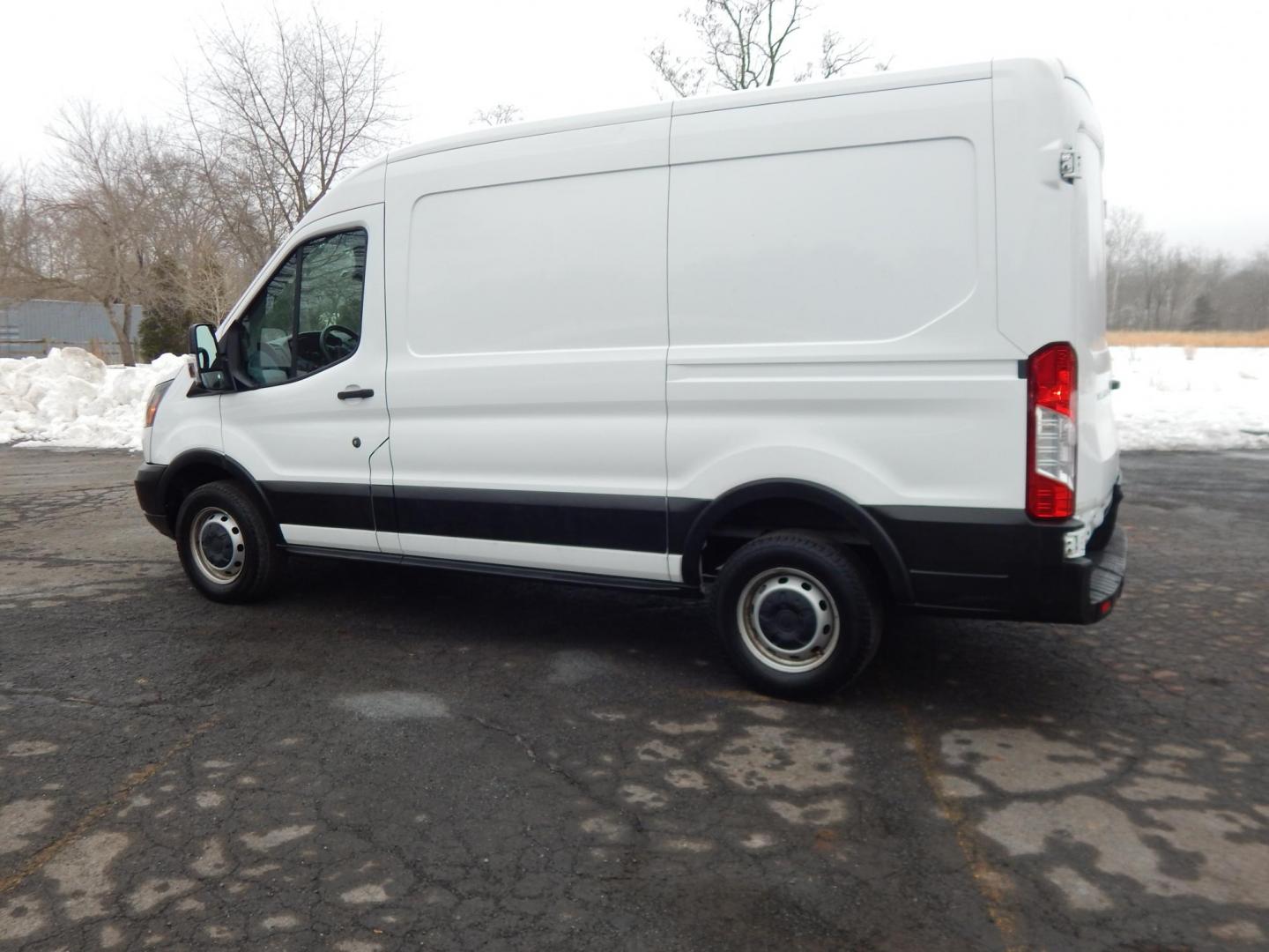 2017 White /Dk grey cloth Ford Transit 250 Van Med. Roof w/Sliding Pass. 130-in. WB (1FTYR1CM5HK) with an 3.7L V6 DOHC 24V engine, 6A transmission, located at 6528 Lower York Road, New Hope, PA, 18938, (215) 862-9555, 40.358707, -74.977882 - Photo#2