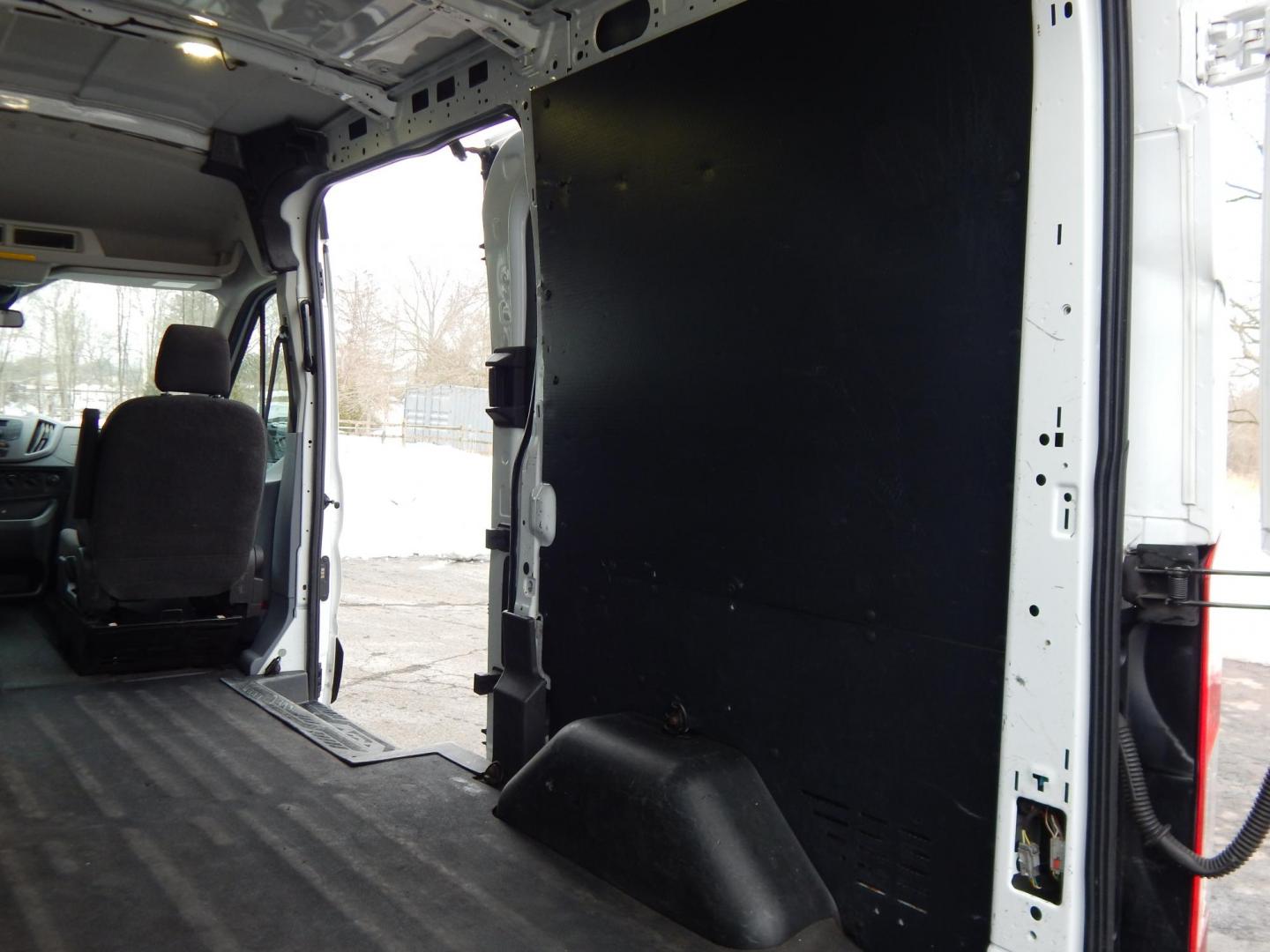 2017 White /Dk grey cloth Ford Transit 250 Van Med. Roof w/Sliding Pass. 130-in. WB (1FTYR1CM5HK) with an 3.7L V6 DOHC 24V engine, 6A transmission, located at 6528 Lower York Road, New Hope, PA, 18938, (215) 862-9555, 40.358707, -74.977882 - Photo#13