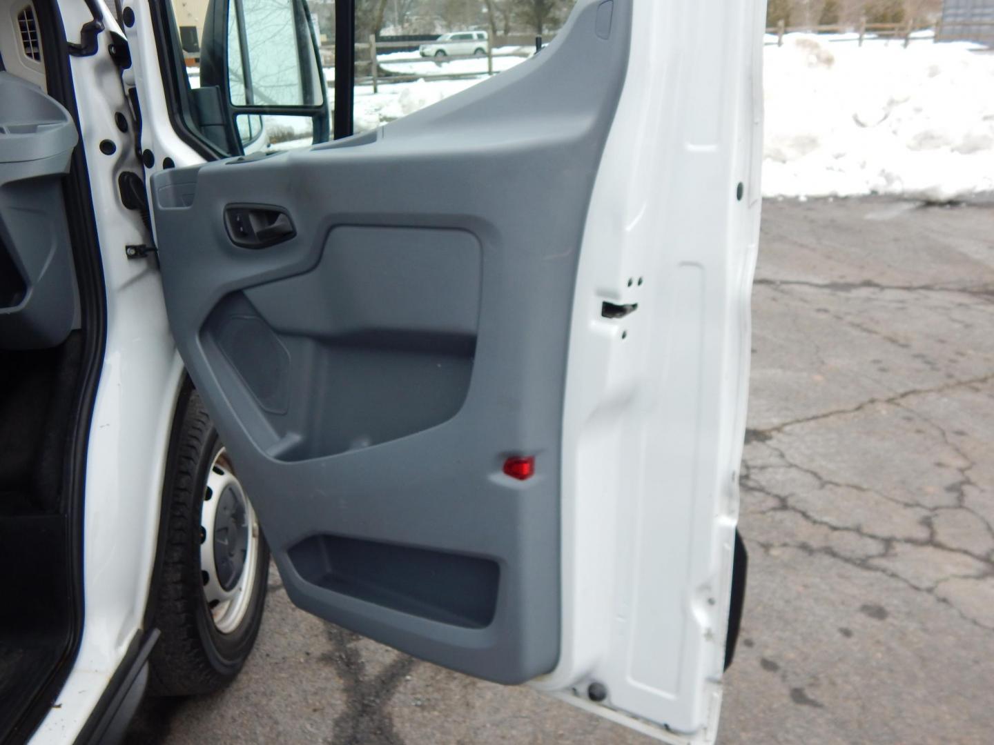 2017 White /Dk grey cloth Ford Transit 250 Van Med. Roof w/Sliding Pass. 130-in. WB (1FTYR1CM5HK) with an 3.7L V6 DOHC 24V engine, 6A transmission, located at 6528 Lower York Road, New Hope, PA, 18938, (215) 862-9555, 40.358707, -74.977882 - Photo#16