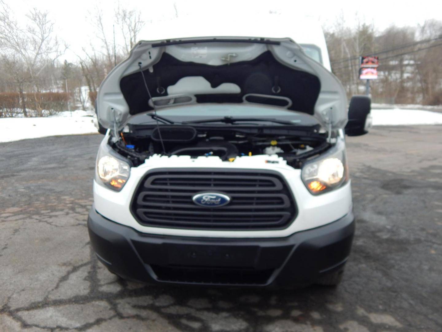 2017 White /Dk grey cloth Ford Transit 250 Van Med. Roof w/Sliding Pass. 130-in. WB (1FTYR1CM5HK) with an 3.7L V6 DOHC 24V engine, 6A transmission, located at 6528 Lower York Road, New Hope, PA, 18938, (215) 862-9555, 40.358707, -74.977882 - Photo#19