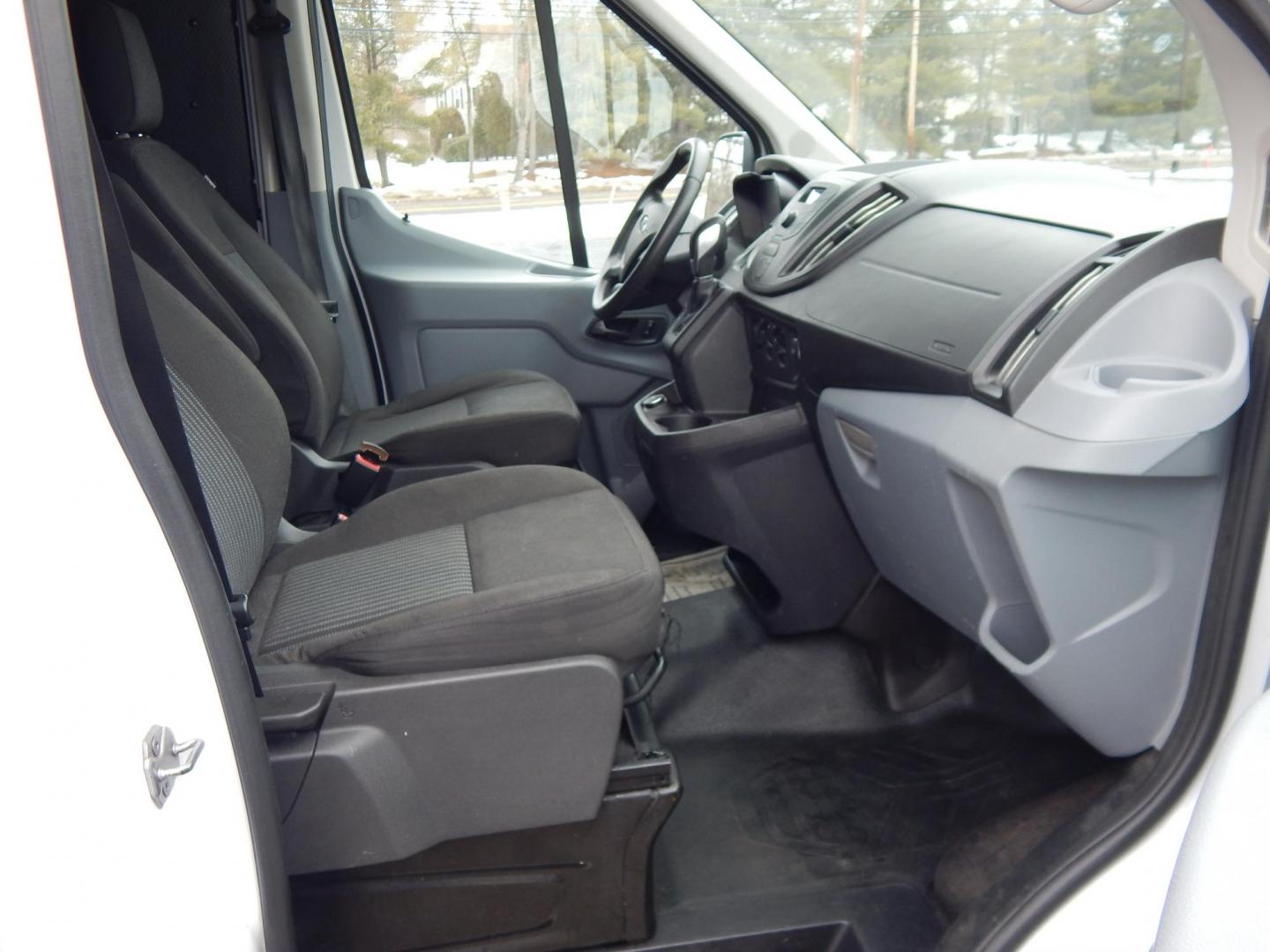 2017 White /Dk grey cloth Ford Transit 250 Van Med. Roof w/Sliding Pass. 130-in. WB (1FTYR1CM5HK) with an 3.7L V6 DOHC 24V engine, 6A transmission, located at 6528 Lower York Road, New Hope, PA, 18938, (215) 862-9555, 40.358707, -74.977882 - Photo#17