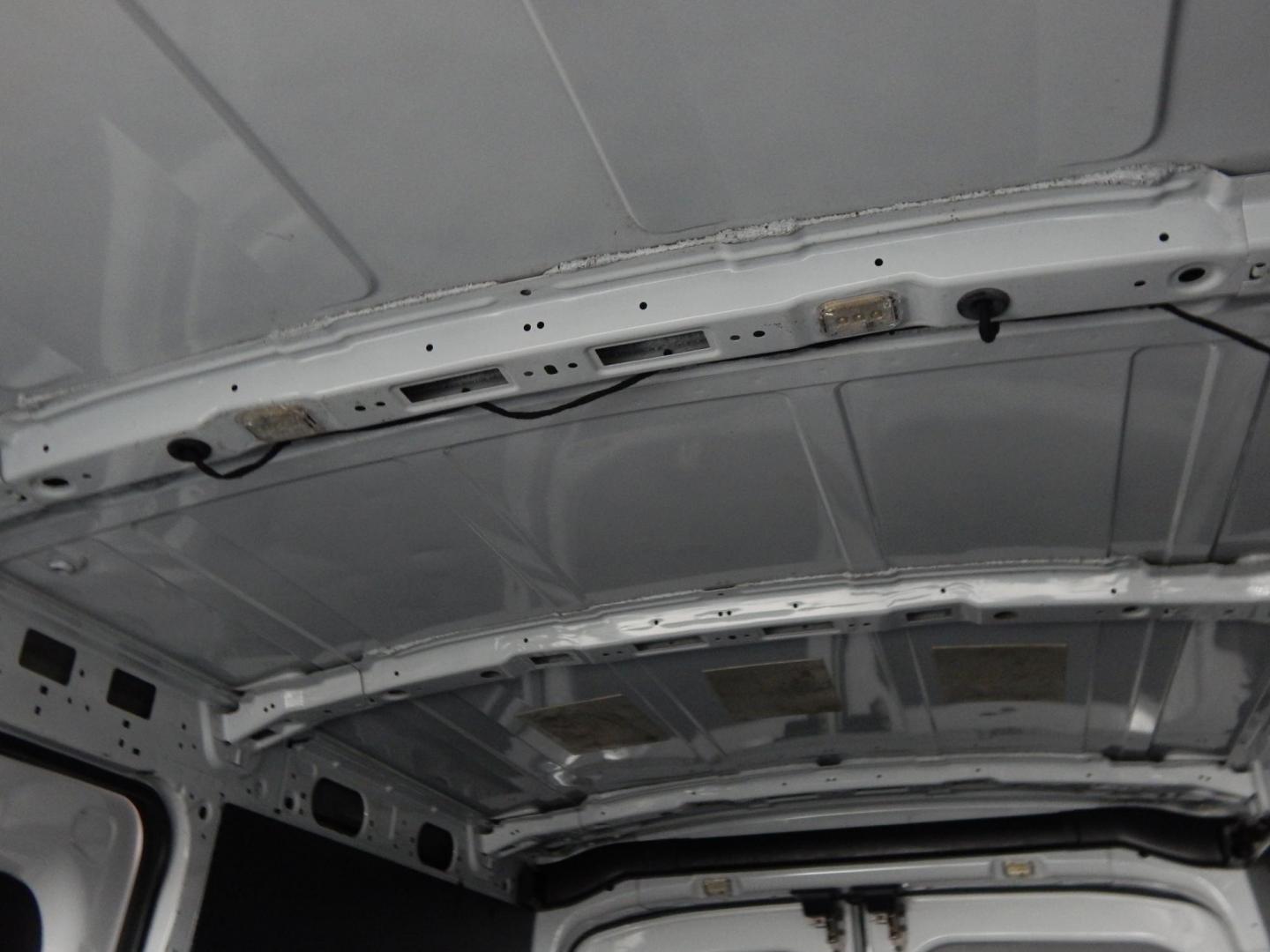 2017 White /Dk grey cloth Ford Transit 250 Van Med. Roof w/Sliding Pass. 130-in. WB (1FTYR1CM5HK) with an 3.7L V6 DOHC 24V engine, 6A transmission, located at 6528 Lower York Road, New Hope, PA, 18938, (215) 862-9555, 40.358707, -74.977882 - Photo#22