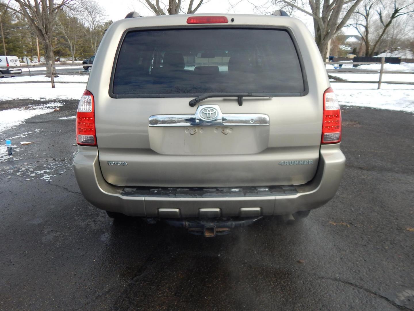2007 Gold /Tan Cloth Toyota 4Runner Sport Edition 4WD (JTEBU14RX70) with an 4.0L V6 DOHC 24V engine, 5-Speed Automatic Overdrive transmission, located at 6528 Lower York Road, New Hope, PA, 18938, (215) 862-9555, 40.358707, -74.977882 - 2007 Toyota 4 Runner SR5.......4.0 Liter V6 engine runs great, automatic transmission shifts on time, 4 wheel drive, tilt wheel, cruise control, power windows, mirrors, central locking system, dual front air bags, and an AM/FM/CD sound system, alloy wheels and more. call to make an appointment to lo - Photo#9