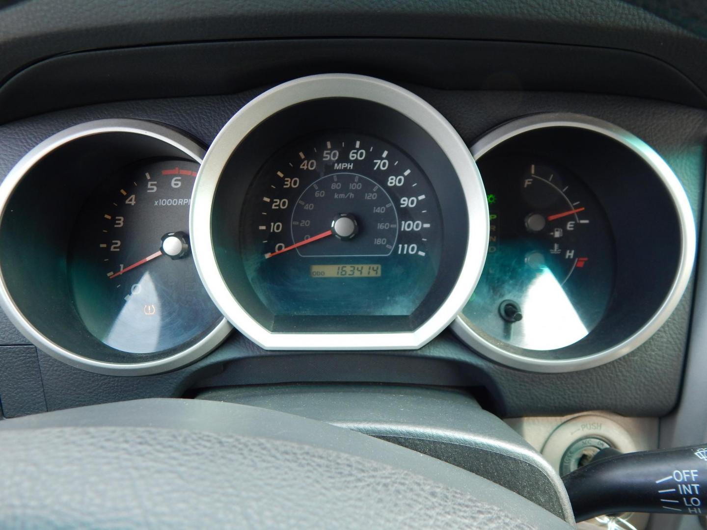 2007 Gold /Tan Cloth Toyota 4Runner Sport Edition 4WD (JTEBU14RX70) with an 4.0L V6 DOHC 24V engine, 5-Speed Automatic Overdrive transmission, located at 6528 Lower York Road, New Hope, PA, 18938, (215) 862-9555, 40.358707, -74.977882 - 2007 Toyota 4 Runner SR5.......4.0 Liter V6 engine runs great, automatic transmission shifts on time, 4 wheel drive, tilt wheel, cruise control, power windows, mirrors, central locking system, dual front air bags, and an AM/FM/CD sound system, alloy wheels and more. call to make an appointment to lo - Photo#20