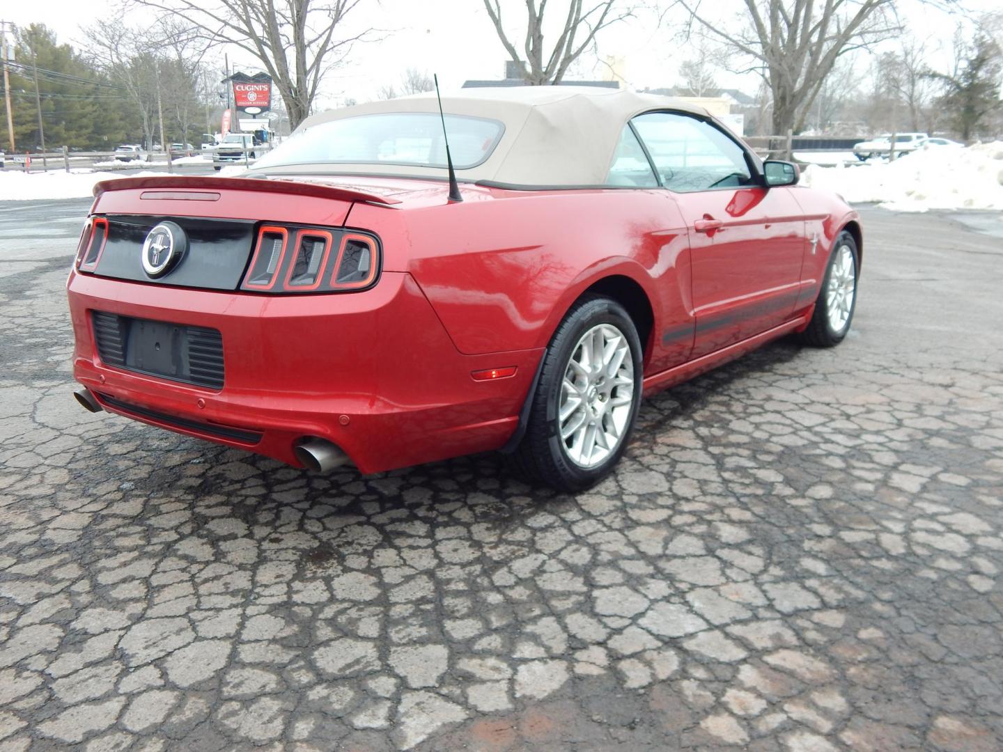 2013 Red /White Ford Mustang V6 Convertible (1ZVBP8EM8D5) with an 3.7L V6 DOHC 24V engine, Manual transmission, located at 6528 Lower York Road, New Hope, PA, 18938, (215) 862-9555, 40.358707, -74.977882 - Photo#6