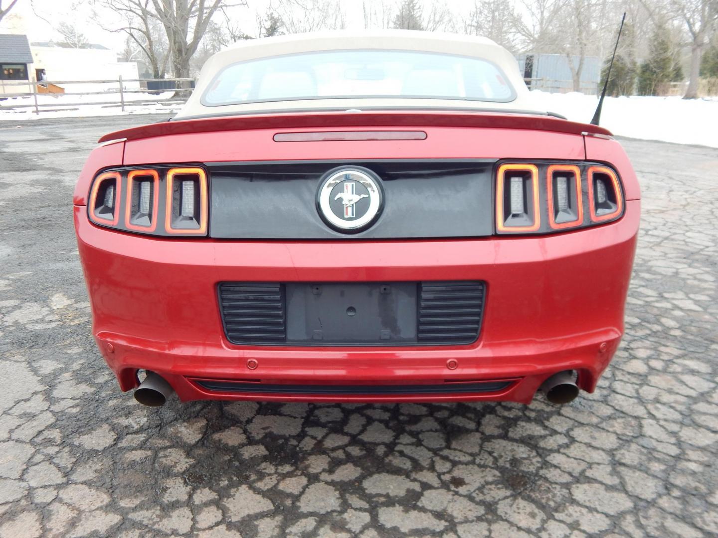 2013 Red /White Ford Mustang V6 Convertible (1ZVBP8EM8D5) with an 3.7L V6 DOHC 24V engine, Manual transmission, located at 6528 Lower York Road, New Hope, PA, 18938, (215) 862-9555, 40.358707, -74.977882 - Photo#11