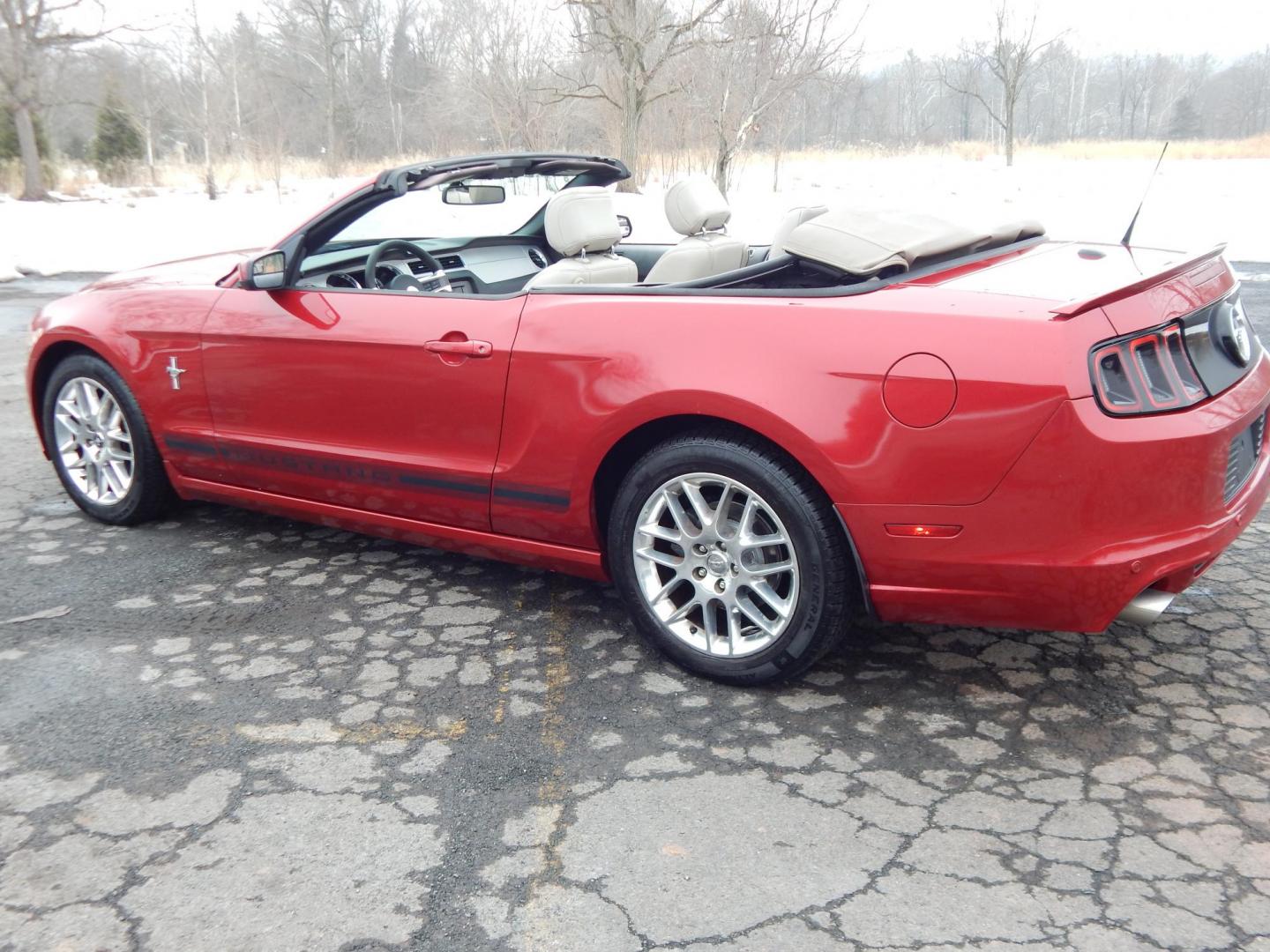 2013 Red /White Ford Mustang V6 Convertible (1ZVBP8EM8D5) with an 3.7L V6 DOHC 24V engine, Manual transmission, located at 6528 Lower York Road, New Hope, PA, 18938, (215) 862-9555, 40.358707, -74.977882 - Photo#1