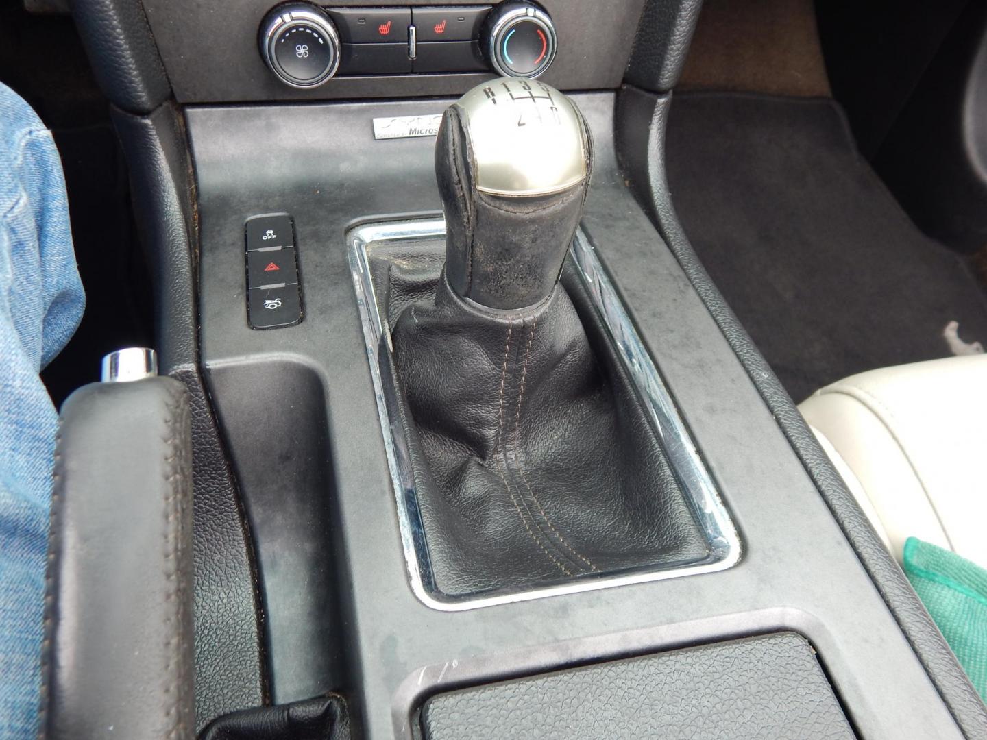 2013 Red /White Ford Mustang V6 Convertible (1ZVBP8EM8D5) with an 3.7L V6 DOHC 24V engine, Manual transmission, located at 6528 Lower York Road, New Hope, PA, 18938, (215) 862-9555, 40.358707, -74.977882 - Photo#22