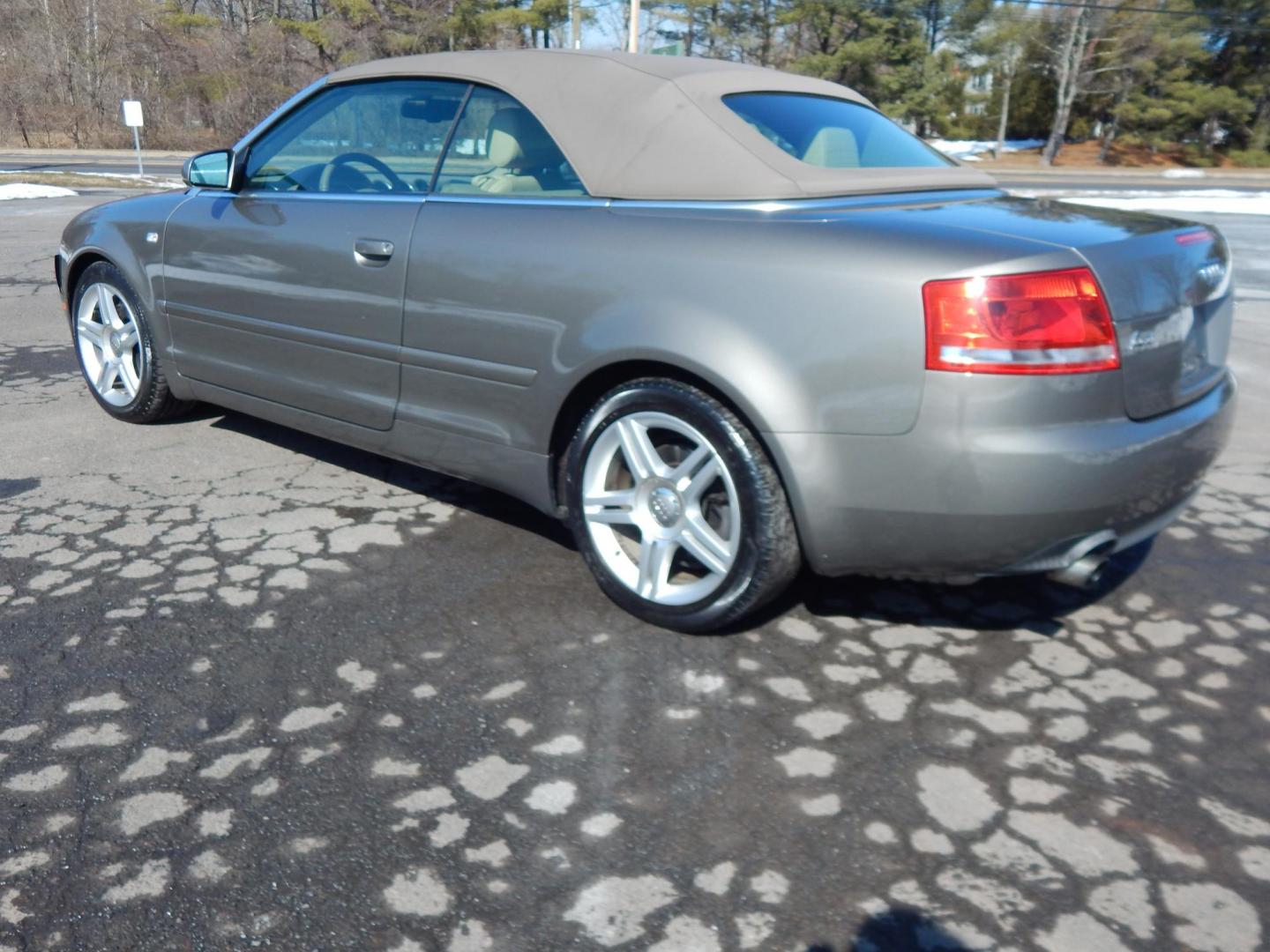 2007 Gold /Tan Leather Audi A4 2.0T Cabriolet quattro with Tiptronic (WAUDF48H97K) with an 2.0L L4 DOHC 16V TURBO engine, 6-Speed Automatic Overdrive transmission, located at 6528 Lower York Road, New Hope, PA, 18938, (215) 862-9555, 40.358707, -74.977882 - 2007 Audi A4 Convertible, 2.0Liter 4 cylinder turbo charged engine, auto trans, All Wheel Drive, power top, leather interior, tilt/cruise, power seat, windows, central locking system, factory alloy wheels, dual front air bags, rear defrost, Clean Car Fax shows no accidents, 36 records and 2 owners. - Photo#17