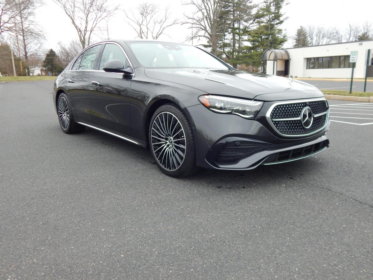 2024 grey /white Mercedes-Benz E-Class E450 Sedan 4MATIC (W1KLF6BB4RA) with an 3.0L V6 DOHC 24V engine, 9A transmission, located at 6528 Lower York Road, New Hope, PA, 18938, (215) 862-9555, 40.358707, -74.977882 - This 2024 E Class Mercedes has a $94,000 list price. Will list options and have picture of window sticker. Call at. 215-862-9555 to set up a test drive. Still as new. The price excludes tax, tags and our dealer fee of $297.50. One year left on Factory Warranty, regular servicing, no accidents. - Photo#5