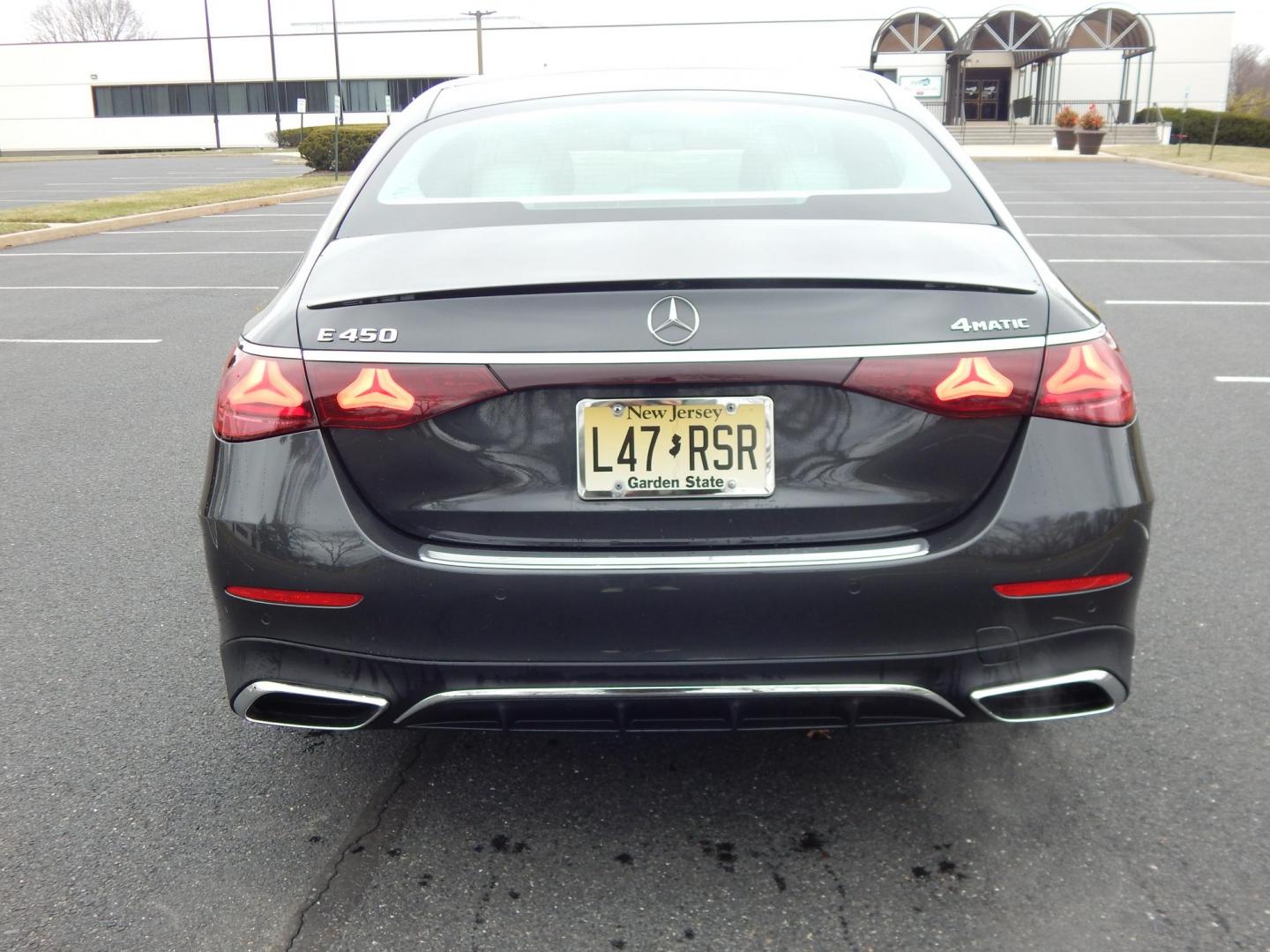 2024 grey /white Mercedes-Benz E-Class E450 Sedan 4MATIC (W1KLF6BB4RA) with an 3.0L V6 DOHC 24V engine, 9A transmission, located at 6528 Lower York Road, New Hope, PA, 18938, (215) 862-9555, 40.358707, -74.977882 - This 2024 E Class Mercedes has a $94,000 list price. Will list options and have picture of window sticker. Call at. 215-862-9555 to set up a test drive. Still as new. The price excludes tax, tags and our dealer fee of $297.50. One year left on Factory Warranty, regular servicing, no accidents. - Photo#10