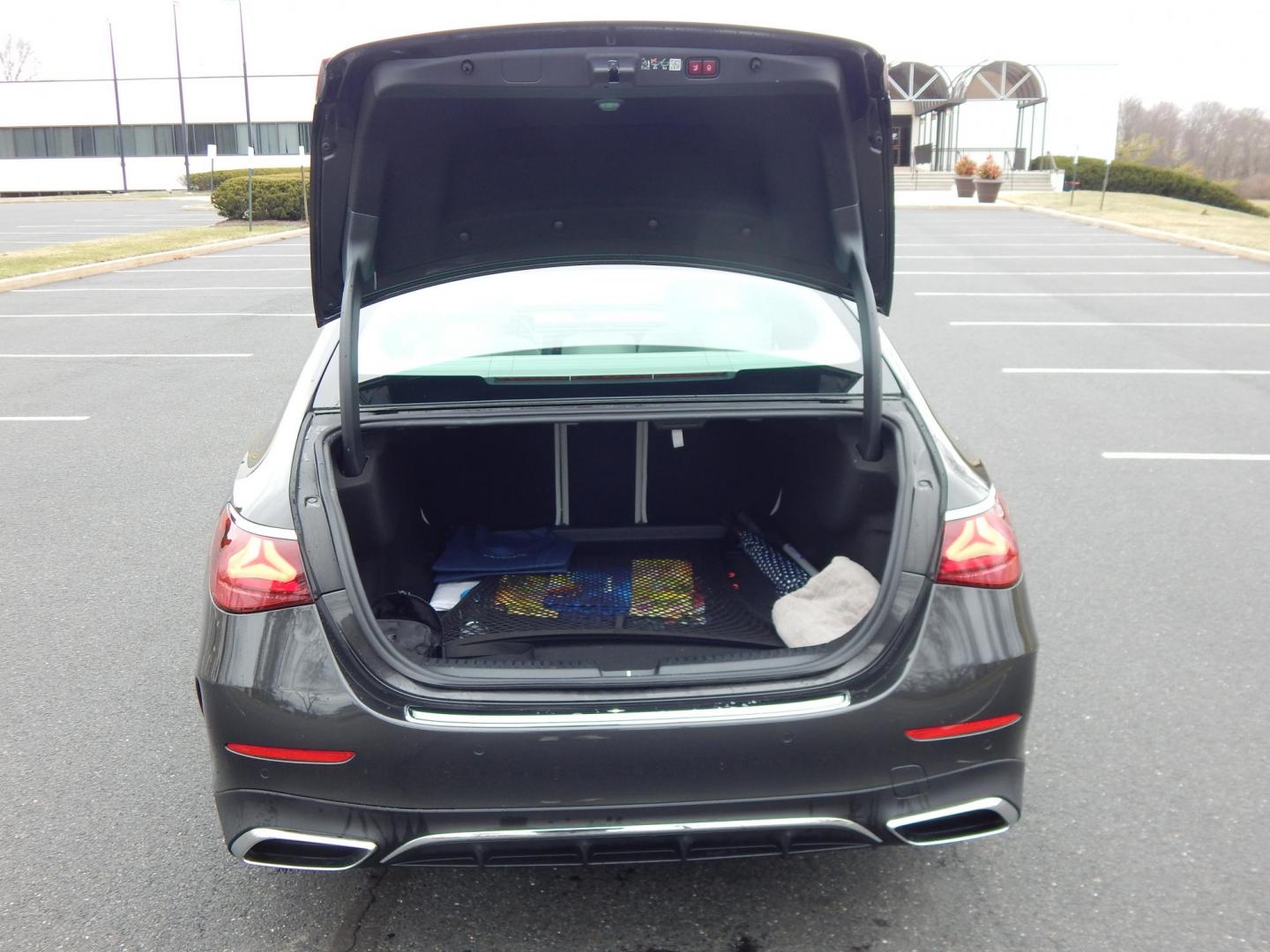 2024 grey /white Mercedes-Benz E-Class E450 Sedan 4MATIC (W1KLF6BB4RA) with an 3.0L V6 DOHC 24V engine, 9A transmission, located at 6528 Lower York Road, New Hope, PA, 18938, (215) 862-9555, 40.358707, -74.977882 - This 2024 E Class Mercedes has a $94,000 list price. Will list options and have picture of window sticker. Call at. 215-862-9555 to set up a test drive. Still as new. The price excludes tax, tags and our dealer fee of $297.50. One year left on Factory Warranty, regular servicing, no accidents. - Photo#20