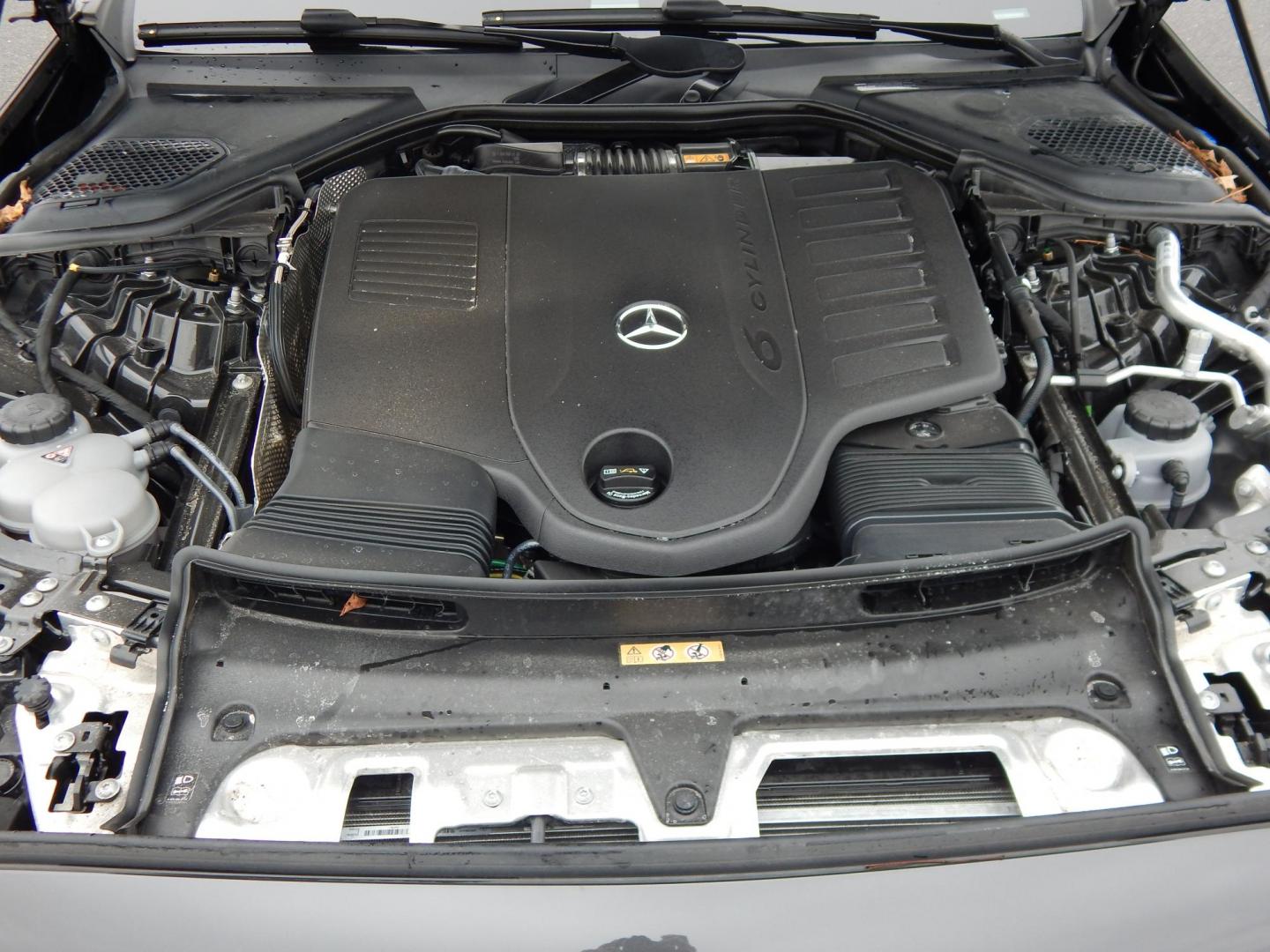 2024 grey /white Mercedes-Benz E-Class E450 Sedan 4MATIC (W1KLF6BB4RA) with an 3.0L V6 DOHC 24V engine, 9A transmission, located at 6528 Lower York Road, New Hope, PA, 18938, (215) 862-9555, 40.358707, -74.977882 - This 2024 E Class Mercedes has a $94,000 list price. Will list options and have picture of window sticker. Call at. 215-862-9555 to set up a test drive. Still as new. The price excludes tax, tags and our dealer fee of $297.50. One year left on Factory Warranty, regular servicing, no accidents. - Photo#21