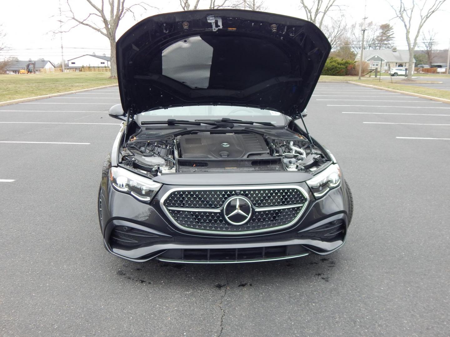 2024 grey /white Mercedes-Benz E-Class E450 Sedan 4MATIC (W1KLF6BB4RA) with an 3.0L V6 DOHC 24V engine, 9A transmission, located at 6528 Lower York Road, New Hope, PA, 18938, (215) 862-9555, 40.358707, -74.977882 - This 2024 E Class Mercedes has a $94,000 list price. Will list options and have picture of window sticker. Call at. 215-862-9555 to set up a test drive. Still as new. The price excludes tax, tags and our dealer fee of $297.50. One year left on Factory Warranty, regular servicing, no accidents. - Photo#22