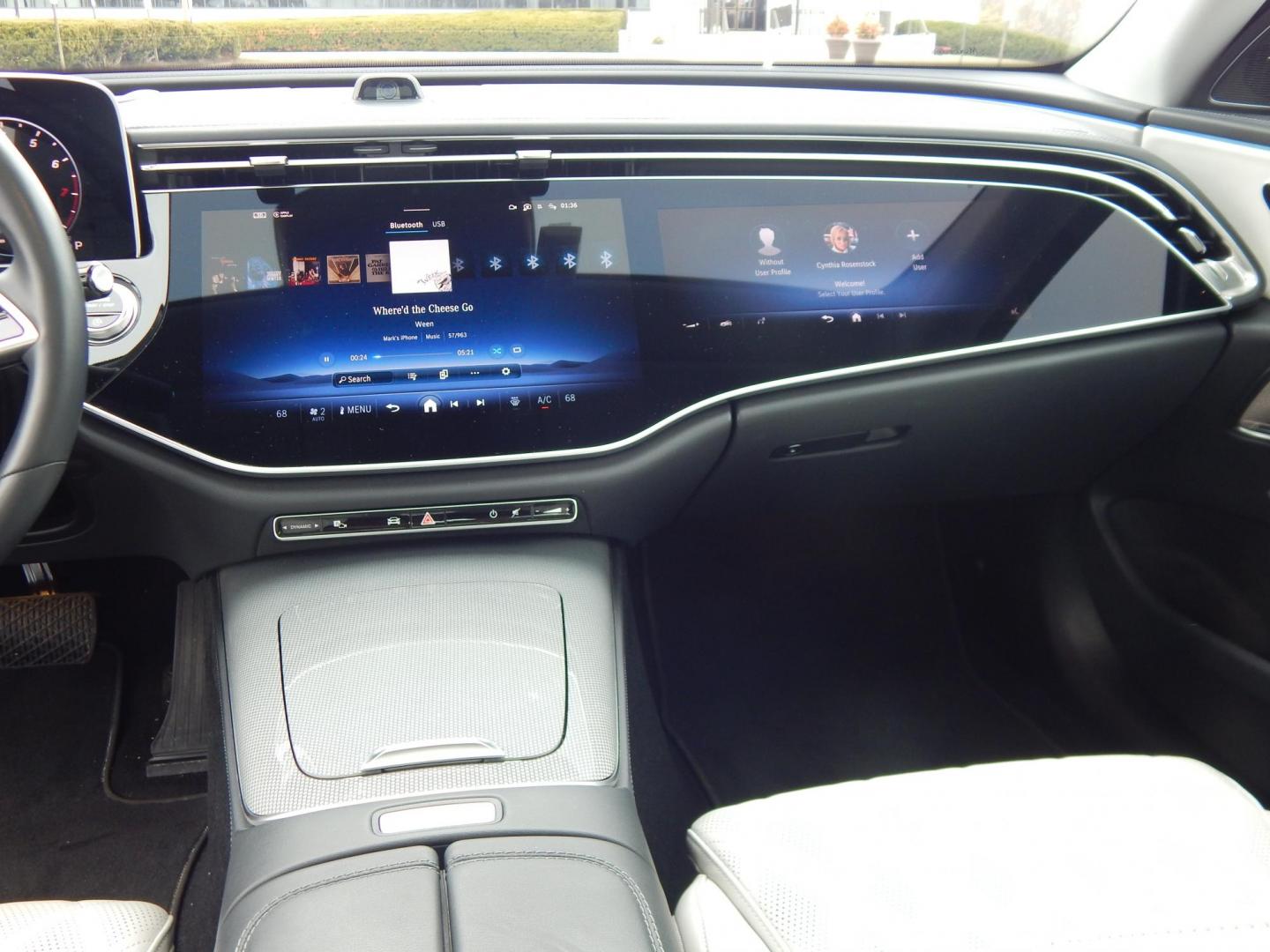 2024 grey /white Mercedes-Benz E-Class E450 Sedan 4MATIC (W1KLF6BB4RA) with an 3.0L V6 DOHC 24V engine, 9A transmission, located at 6528 Lower York Road, New Hope, PA, 18938, (215) 862-9555, 40.358707, -74.977882 - This 2024 E Class Mercedes has a $94,000 list price. Will list options and have picture of window sticker. Call at. 215-862-9555 to set up a test drive. Still as new. The price excludes tax, tags and our dealer fee of $297.50. One year left on Factory Warranty, regular servicing, no accidents. - Photo#27