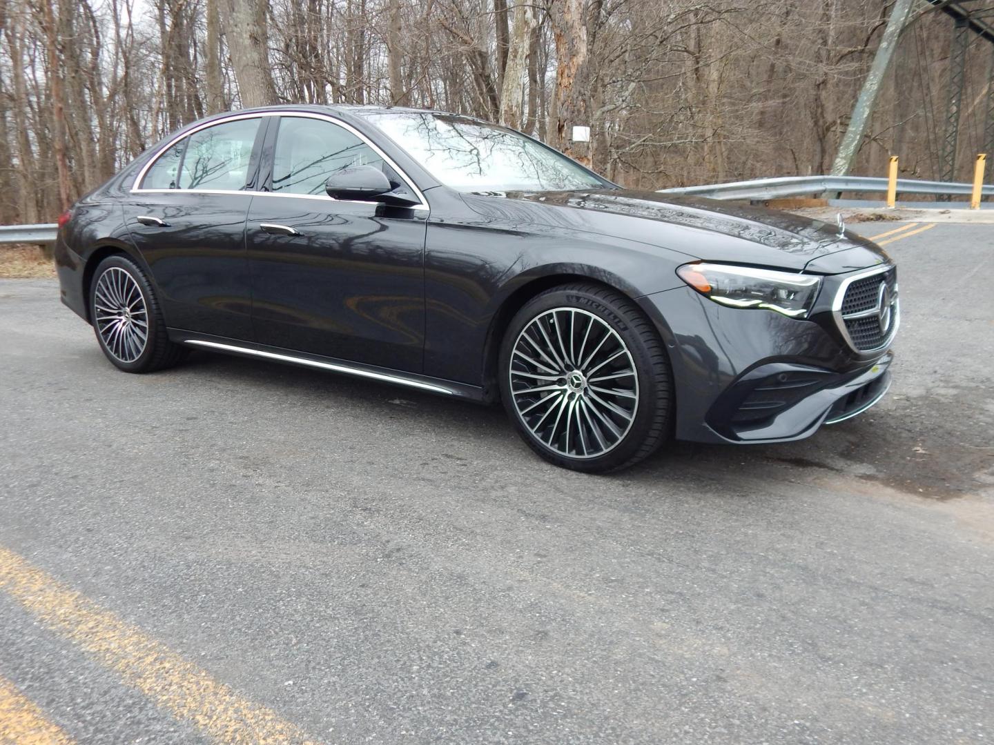2024 grey /white Mercedes-Benz E-Class E450 Sedan 4MATIC (W1KLF6BB4RA) with an 3.0L V6 DOHC 24V engine, 9A transmission, located at 6528 Lower York Road, New Hope, PA, 18938, (215) 862-9555, 40.358707, -74.977882 - This 2024 E Class Mercedes has a $94,000 list price. Will list options and have picture of window sticker. Call at. 215-862-9555 to set up a test drive. Still as new. The price excludes tax, tags and our dealer fee of $297.50. One year left on Factory Warranty, regular servicing, no accidents. - Photo#8