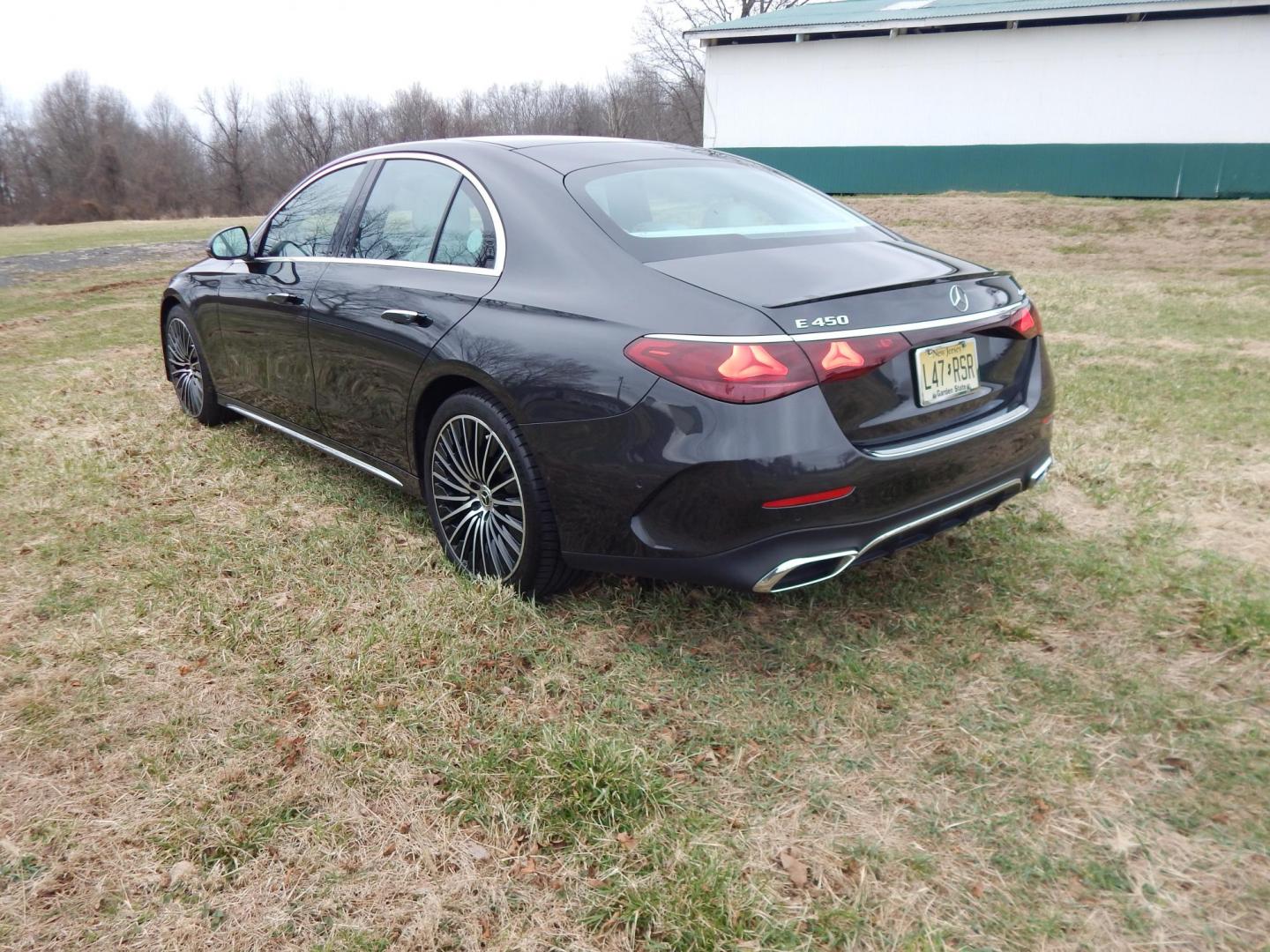 2024 grey /white Mercedes-Benz E-Class E450 Sedan 4MATIC (W1KLF6BB4RA) with an 3.0L V6 DOHC 24V engine, 9A transmission, located at 6528 Lower York Road, New Hope, PA, 18938, (215) 862-9555, 40.358707, -74.977882 - This 2024 E Class Mercedes has a $94,000 list price. Will list options and have picture of window sticker. Call at. 215-862-9555 to set up a test drive. Still as new. The price excludes tax, tags and our dealer fee of $297.50. One year left on Factory Warranty, regular servicing, no accidents. - Photo#34